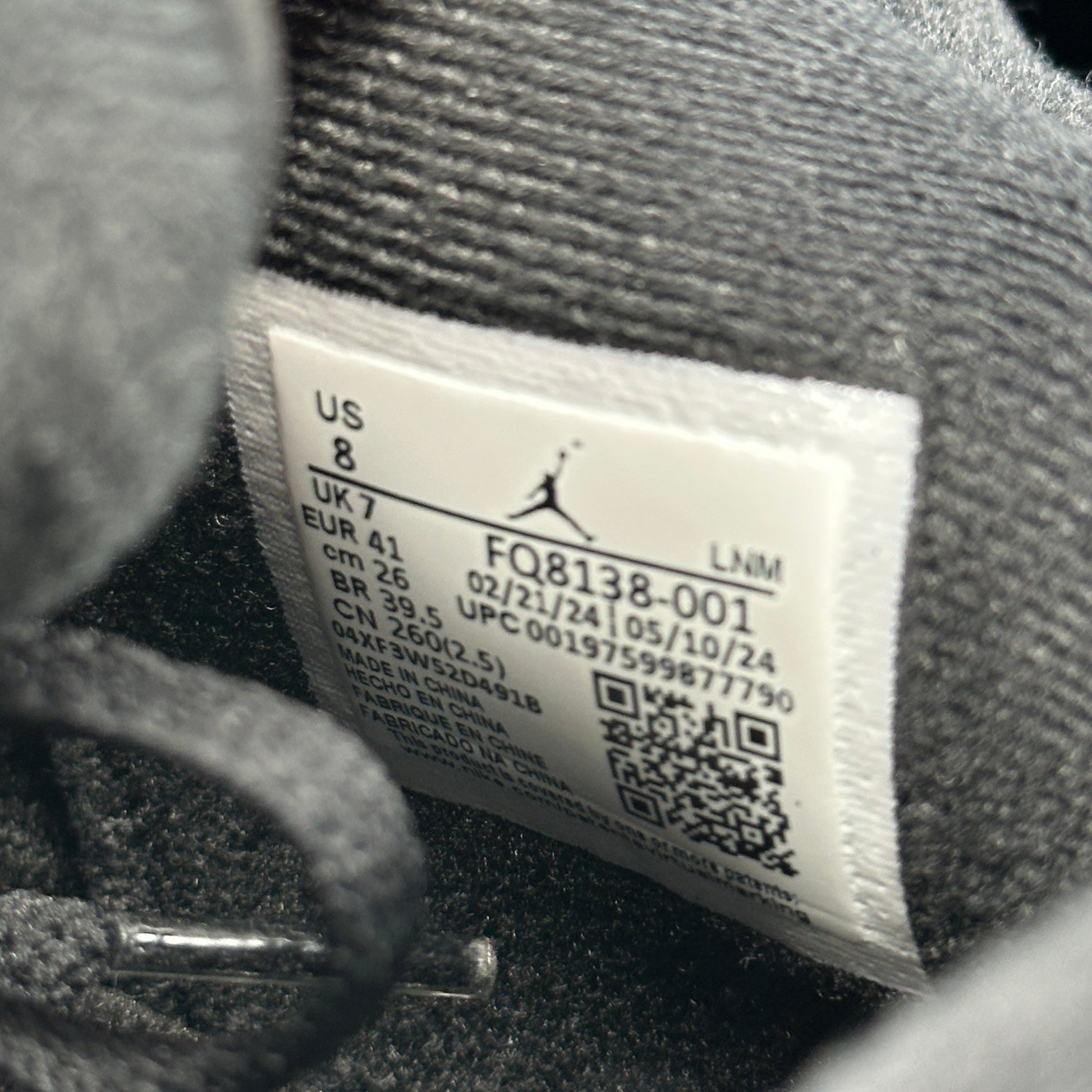 Jordan 4 Retro White Thunder CLEAN *pre - owned* SIZE 8 - Kicks Collective PA - Jordan - FQ8138-001 - Men's Shoes - 8M/9.5W - Pre - Owned