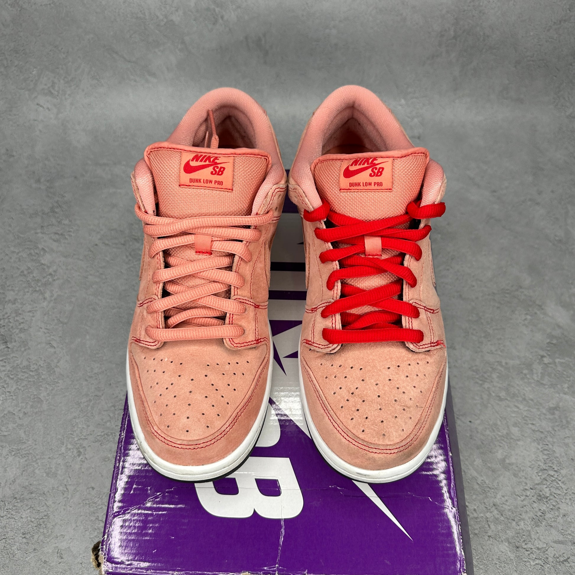 Nike SB Dunk Low Pink Pig *pre-owned* SIZE 10