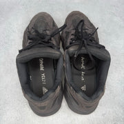 adidas Yeezy Boost 700 V2 Vanta *pre-owned* SIZE 10