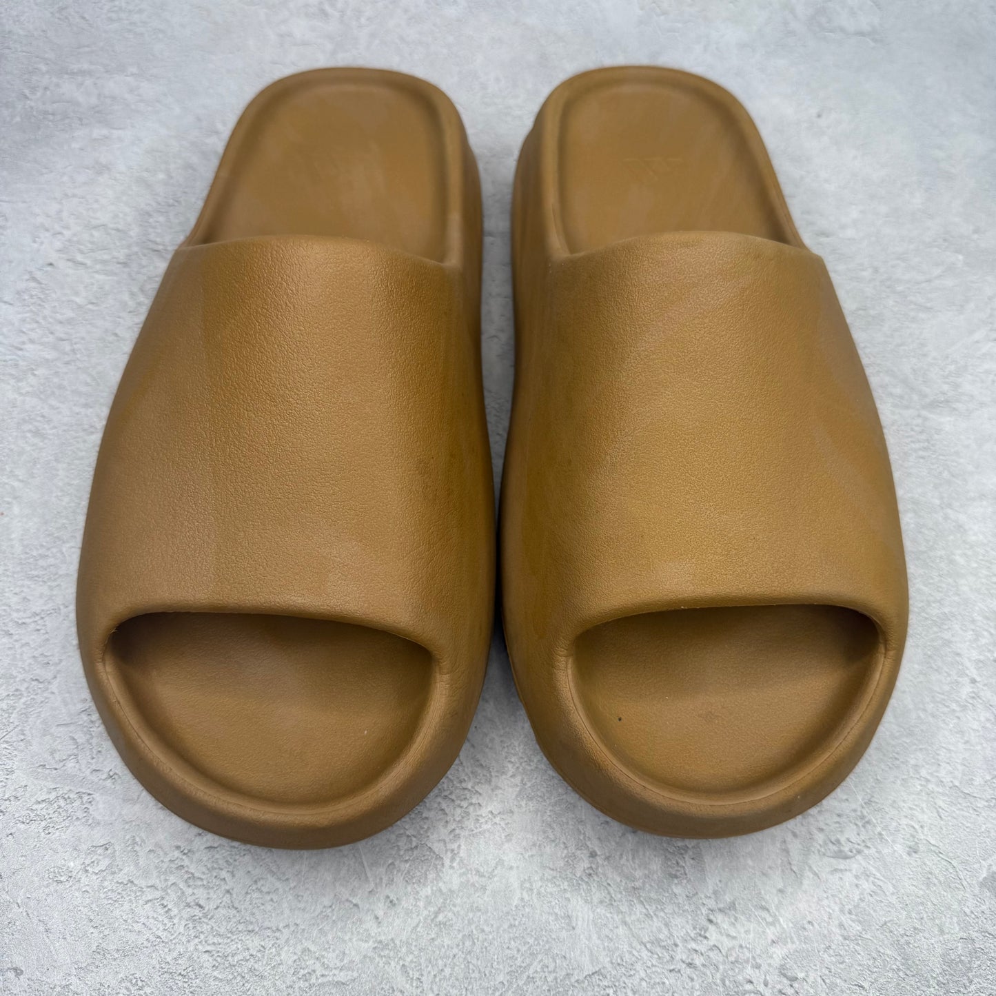 adidas Yeezy Slide Ochre *pre-owned* SIZE 11