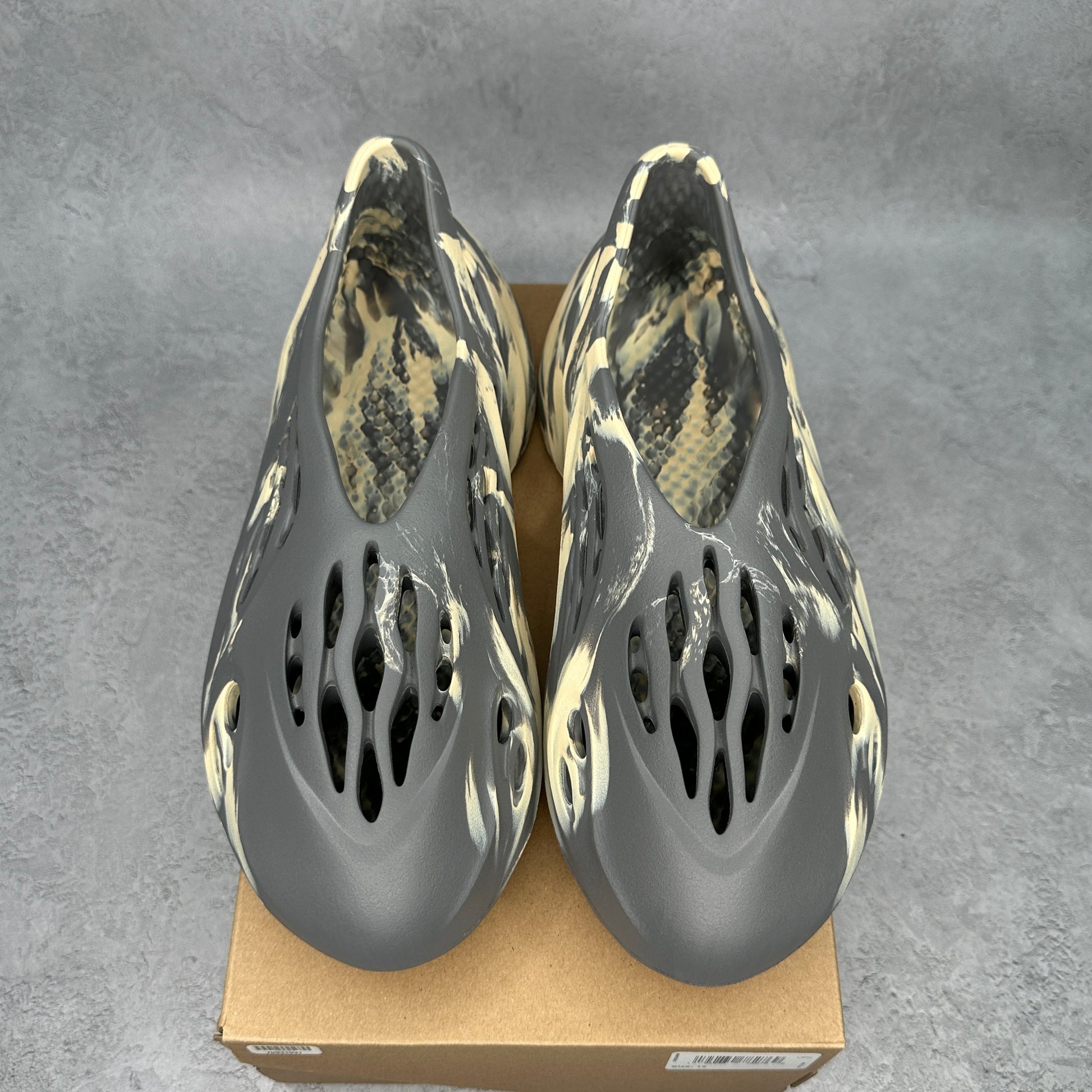 adidas Yeezy Foam RNNR MXT Moon Gray VNDS *pre-owned* SIZE 12