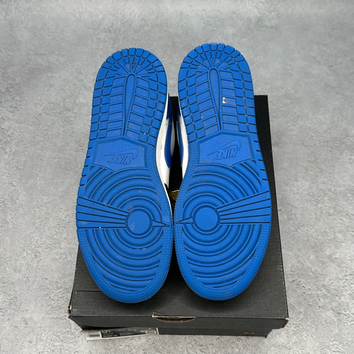Jordan 1 Low SE Alternate Royal Toe (GS) *pre - owned* SIZE 5.5Y - Kicks Collective PA - Jordan - 553560 - 140 - Kid's Shoes - 5.5Y - Brand New