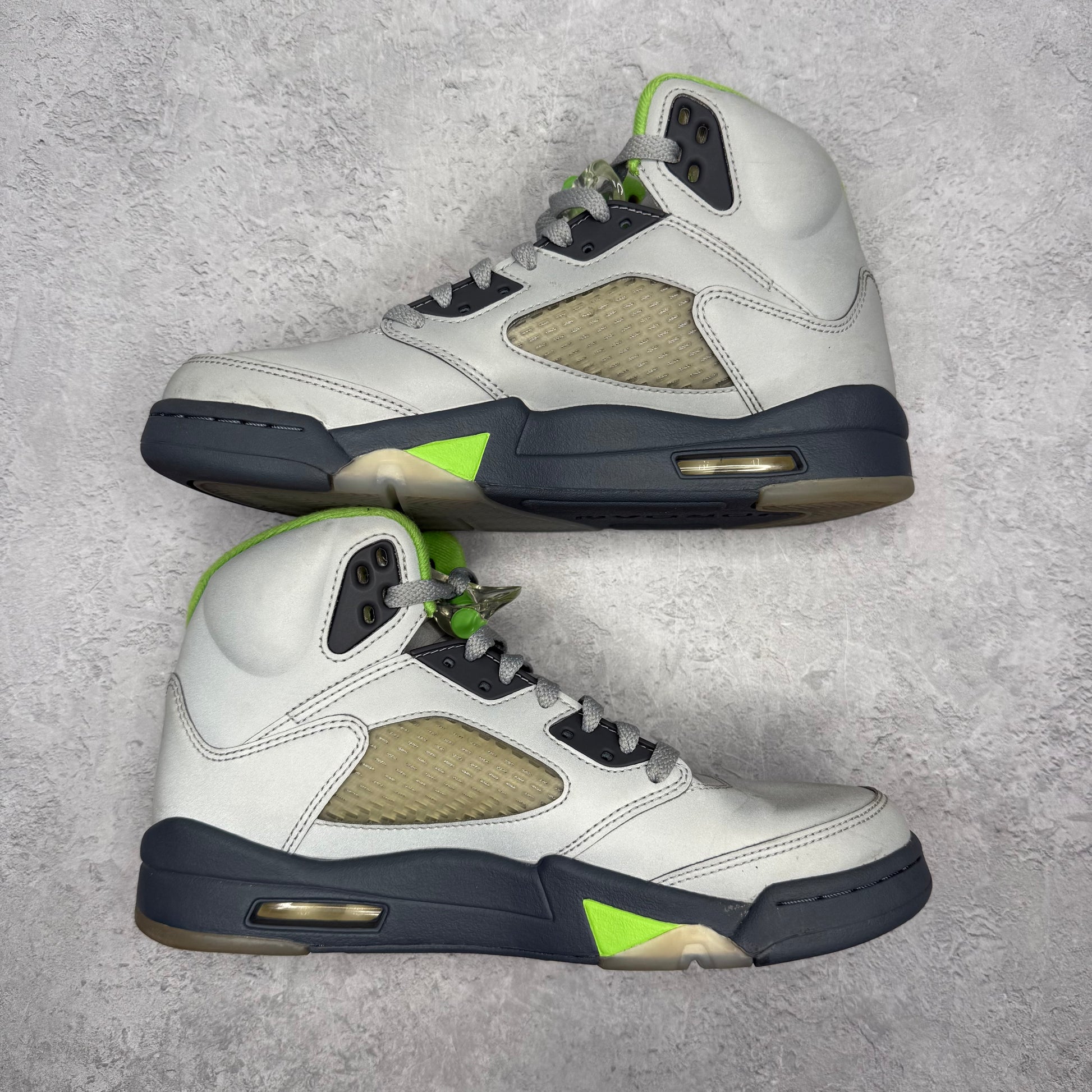 Jordan 5 Retro Green Bean (2022) *pre-owned* SIZE 8