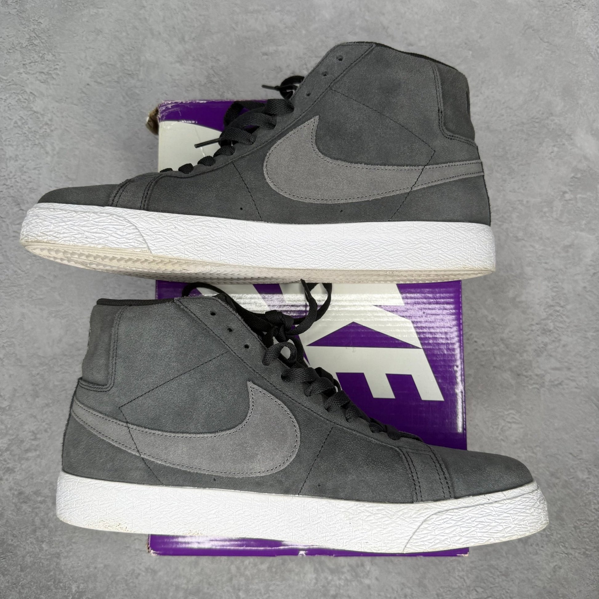 Nike SB Zoom Blazer Mid Black Wolf Grey *pre - owned* SIZE 11 - Kicks Collective PA - Nike - 864349 - 006 - Men's Shoes - 11M/12.5W - Brand New