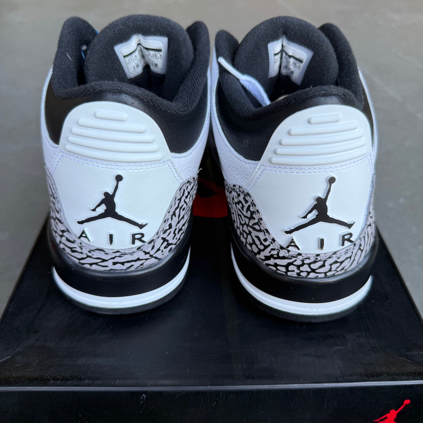 Jordan 3 Retro Infrared 23 *pre-owned* VNDS (SIZE 11.5)