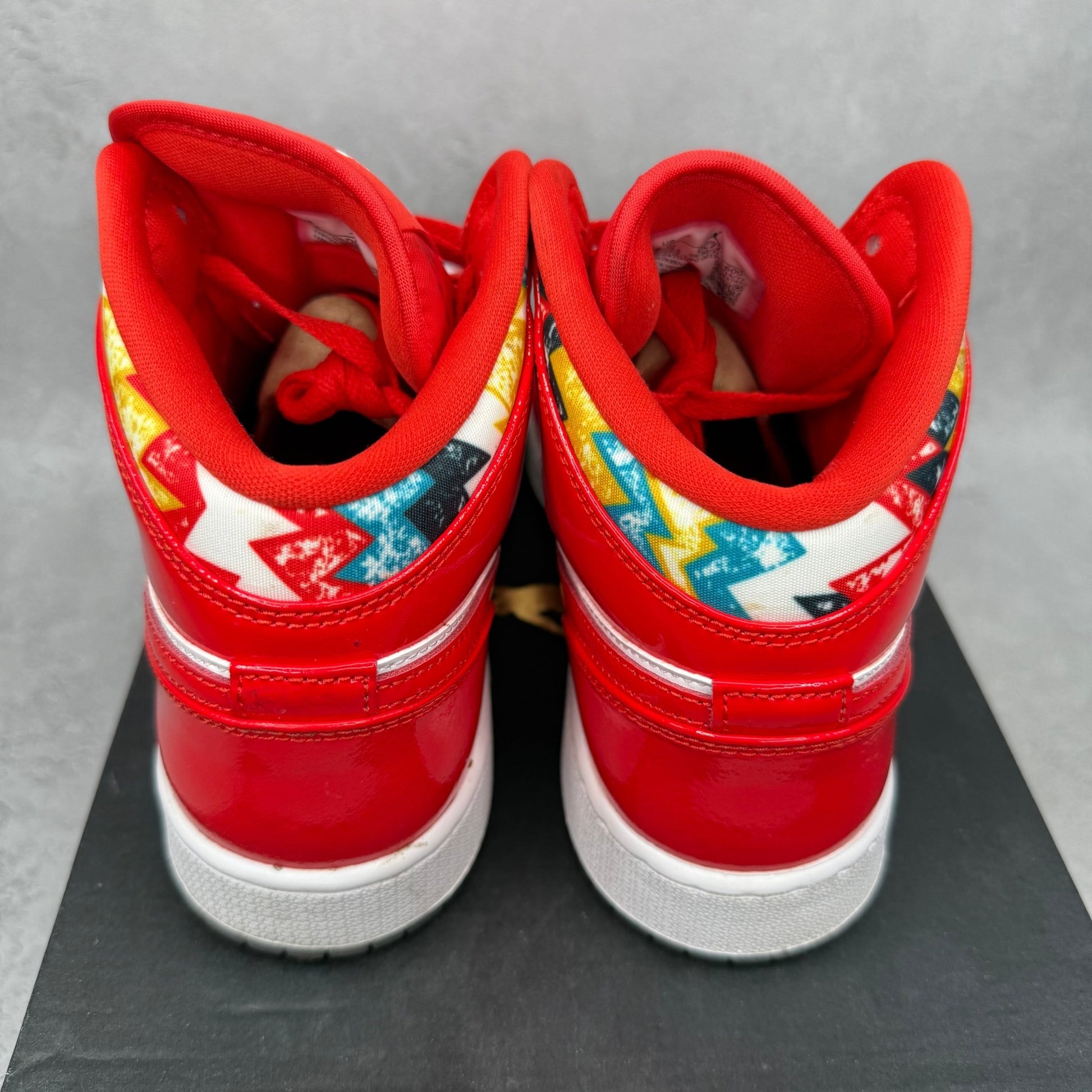 Jordan 1 Mid Barcelona Sweater Red Patent (GS) *pre - owned* SIZE 6.5Y - Kicks Collective PA - Jordan - DC7248-600 - Kid's Shoes - 6.5Y - Pre - Owned