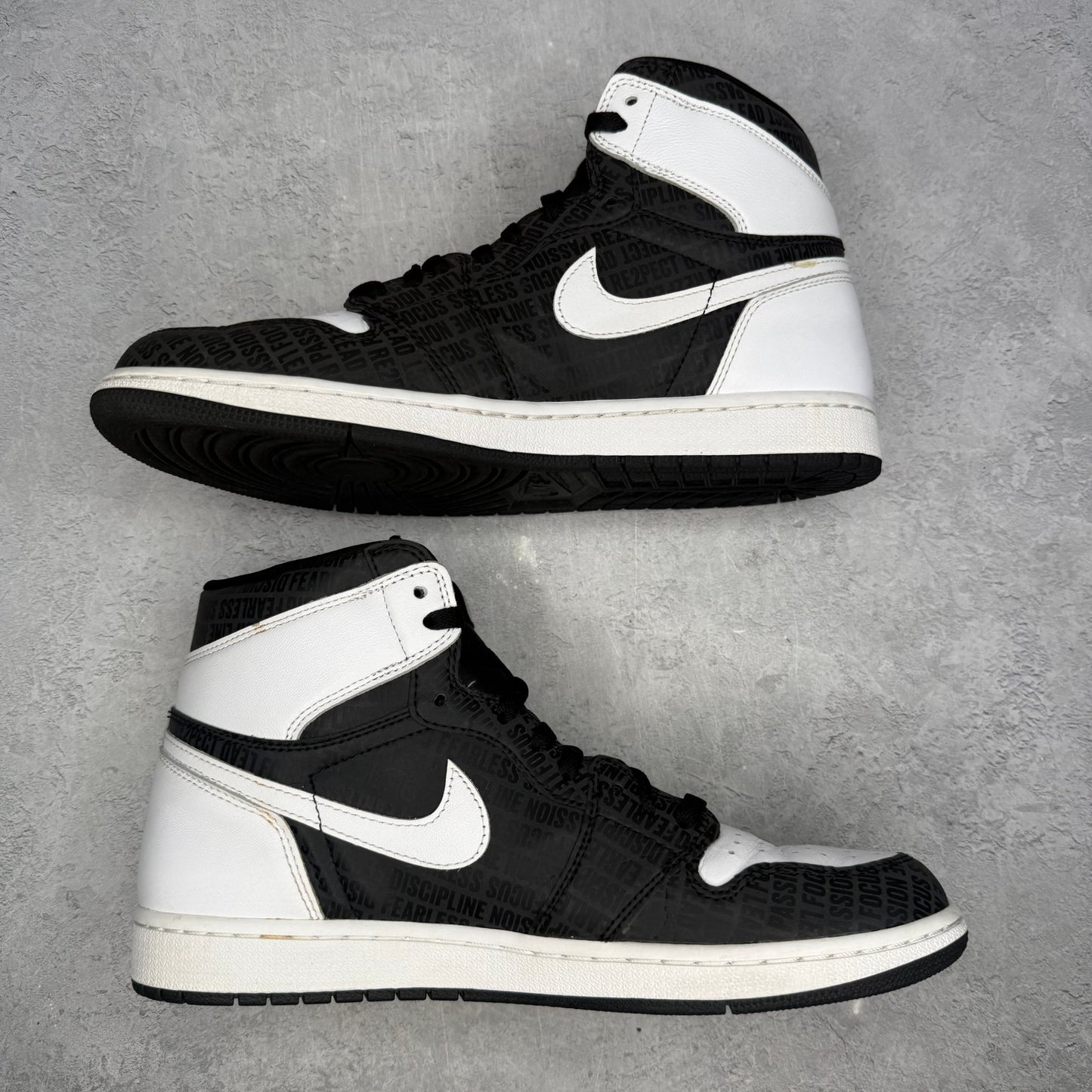 Jordan 1 Retro High RE2PECT (Derek Jeter) *pre - owned* SIZE 11 - Kicks Collective PA - Jordan - 555088-008 - Men's Shoes - 11M/12.5W - Pre - Owned - No Box