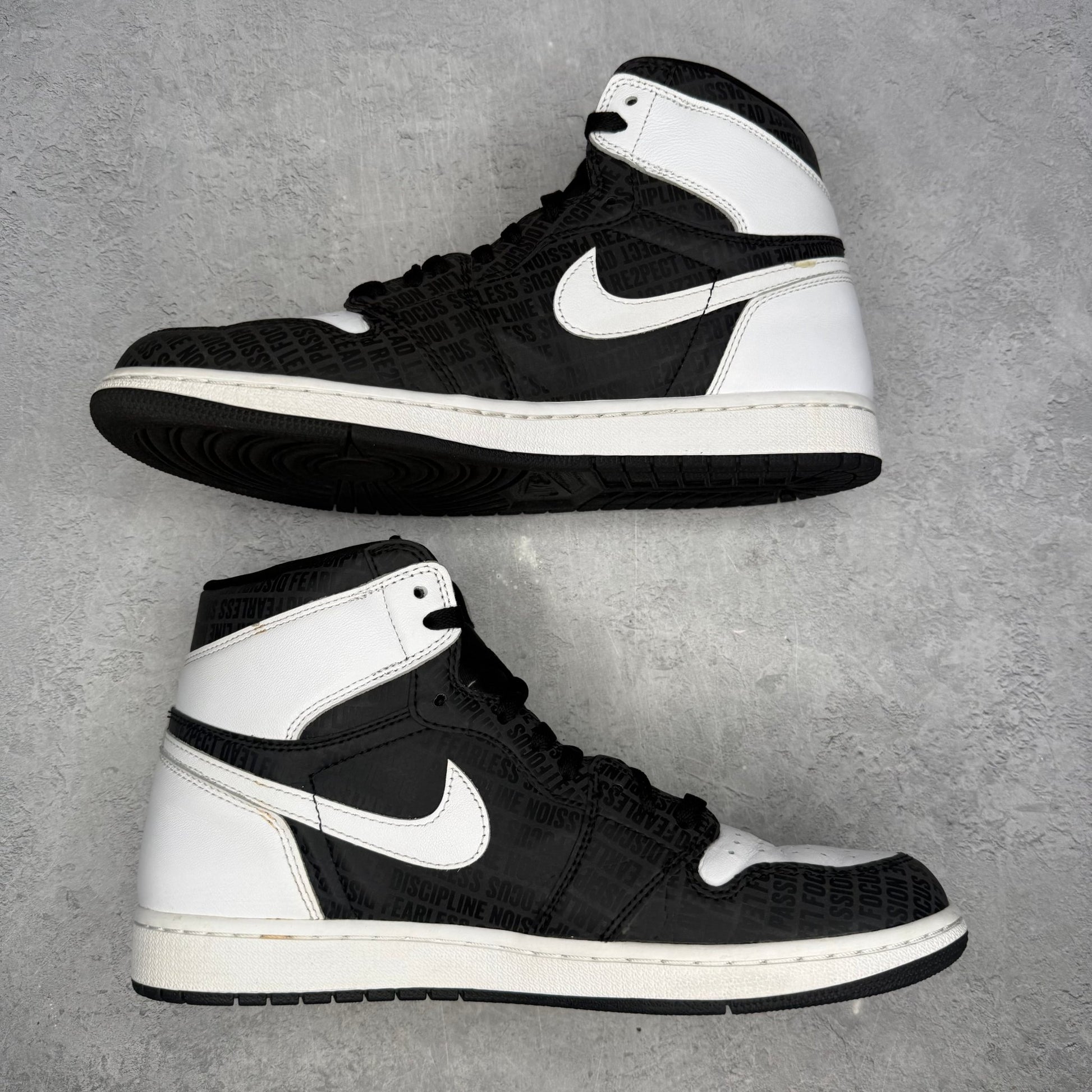 Jordan 1 Retro High RE2PECT (Derek Jeter) *pre - owned* SIZE 11 - Kicks Collective PA - Jordan - 555088-008 - Men's Shoes - 11M/12.5W - Pre - Owned - No Box
