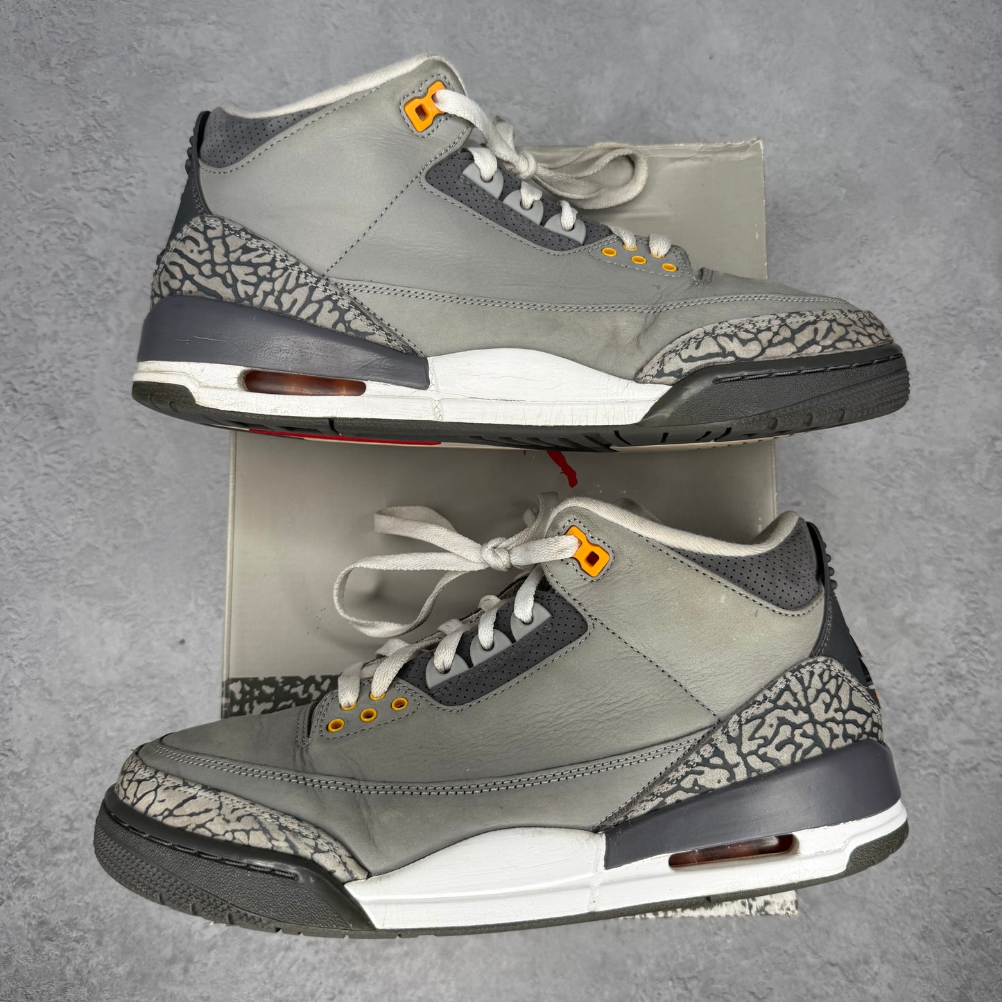 Jordan 3 Retro Cool Grey (2021) *pre-owned* SIZE 10