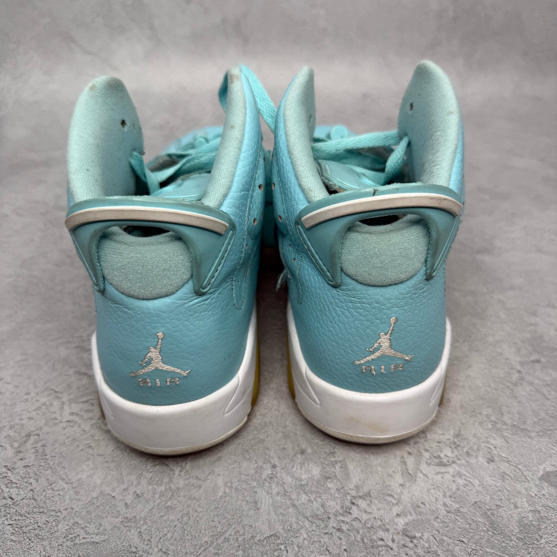 Jordan 6 Retro Pantone (GS) *pre - owned* SIZE 7Y - Kicks Collective PA - Jordan - 543390 - 407 - Kid's Shoes - 7Y - Pre - Owned