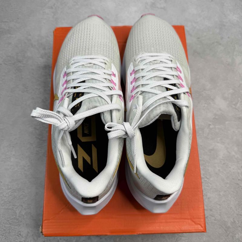 Nike Pegasus 39 White Wheat Gold Pink (Women's) - Kicks Collective PA - Nike - DH4072 - 104 - Women's Shoes - 8.5M/10W - Brand New