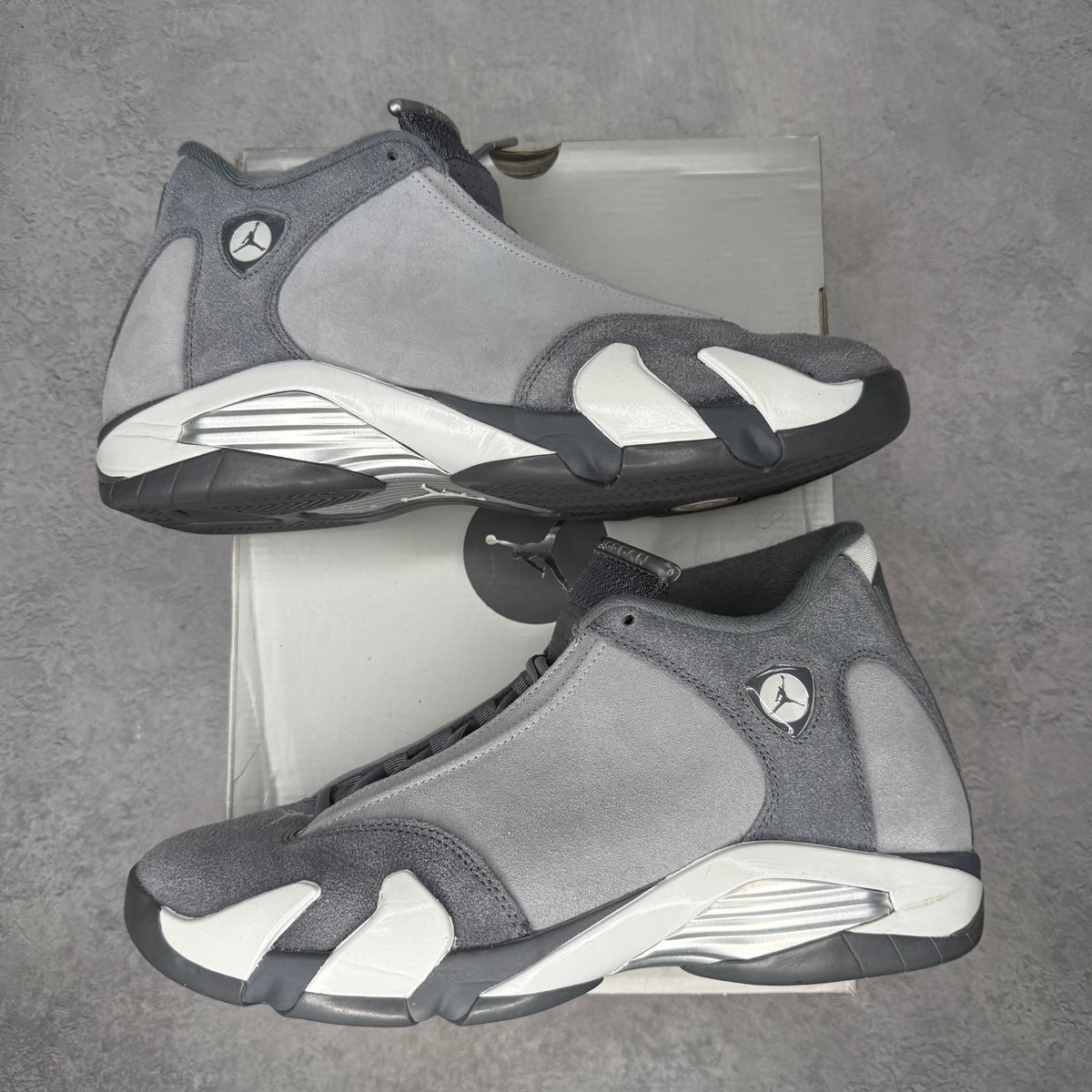 Jordan 14 Retro Flint Grey pre-owned size 10.5