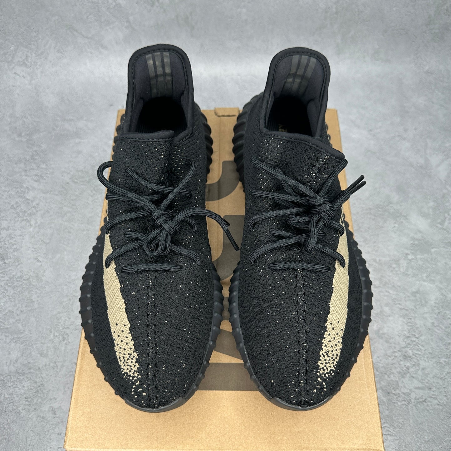 adidas Yeezy Boost 350 V2 Core Black Green VNDS *pre-owned* SIZE 12