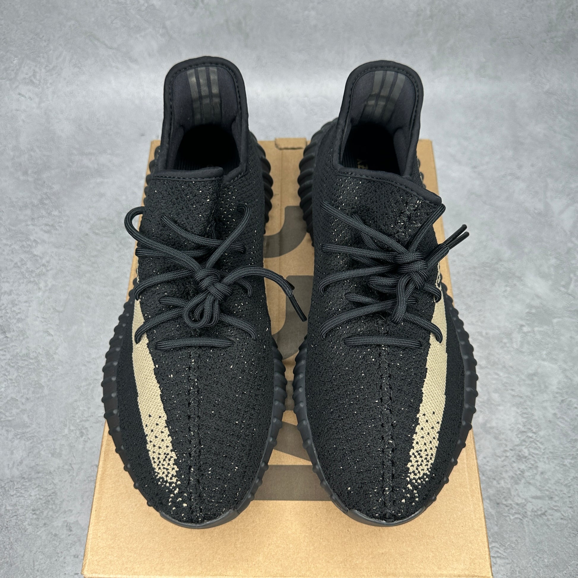 adidas Yeezy Boost 350 V2 Core Black Green VNDS *pre-owned* SIZE 12