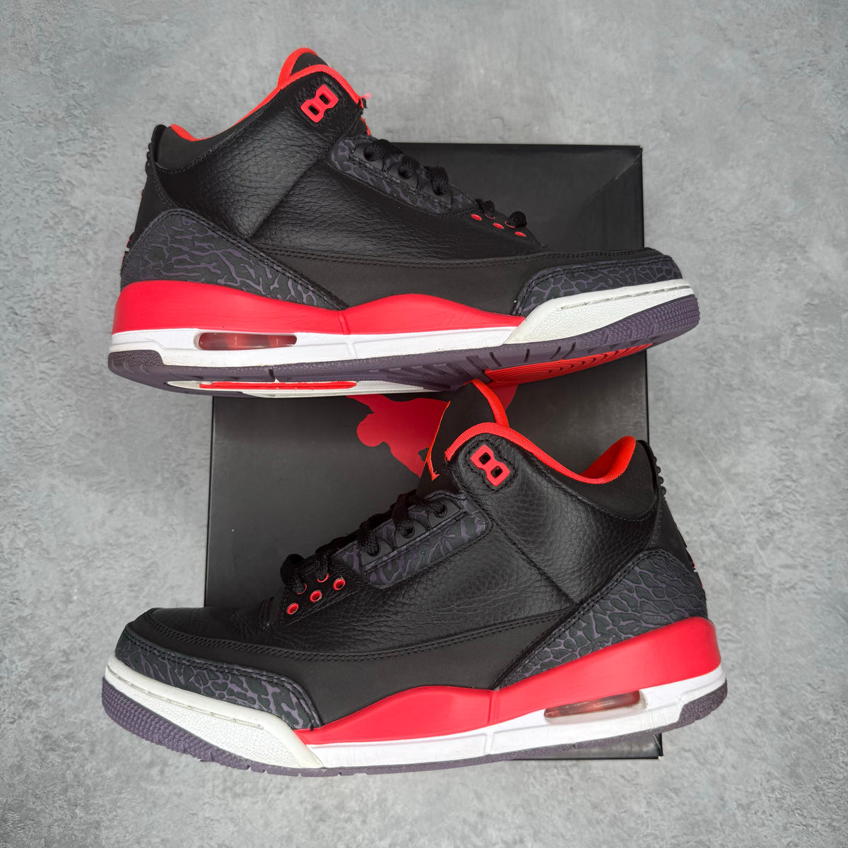 Jordan 3 Retro Crimson *pre-owned* SIZE 9