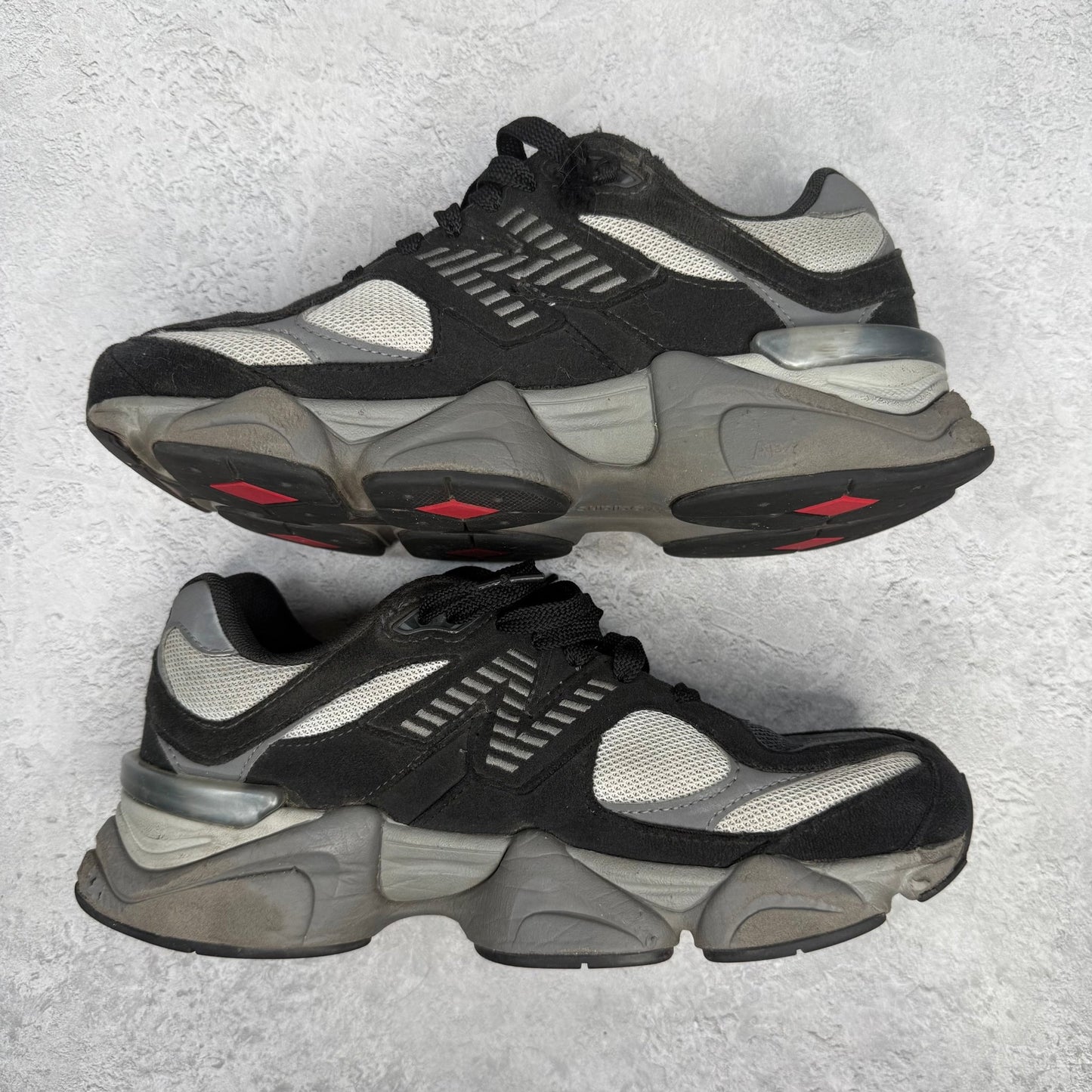 New Balance 9060 Black Grey (GS) *pre - owned* SIZE 6.5Y - Kicks Collective PA - New Balance - GC9060BK - Kid's Shoes - 6.5Y - Pre - Owned