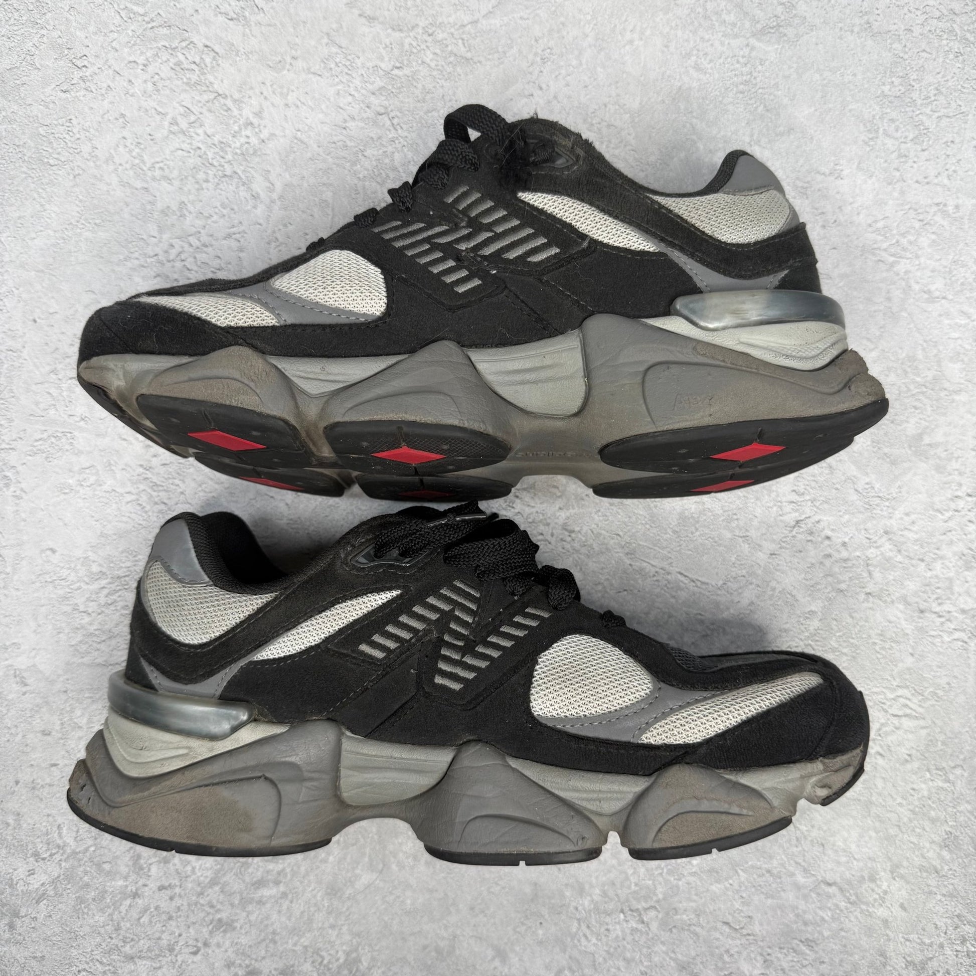 New Balance 9060 Black Grey (GS) *pre - owned* SIZE 6.5Y - Kicks Collective PA - New Balance - GC9060BK - Kid's Shoes - 6.5Y - Pre - Owned