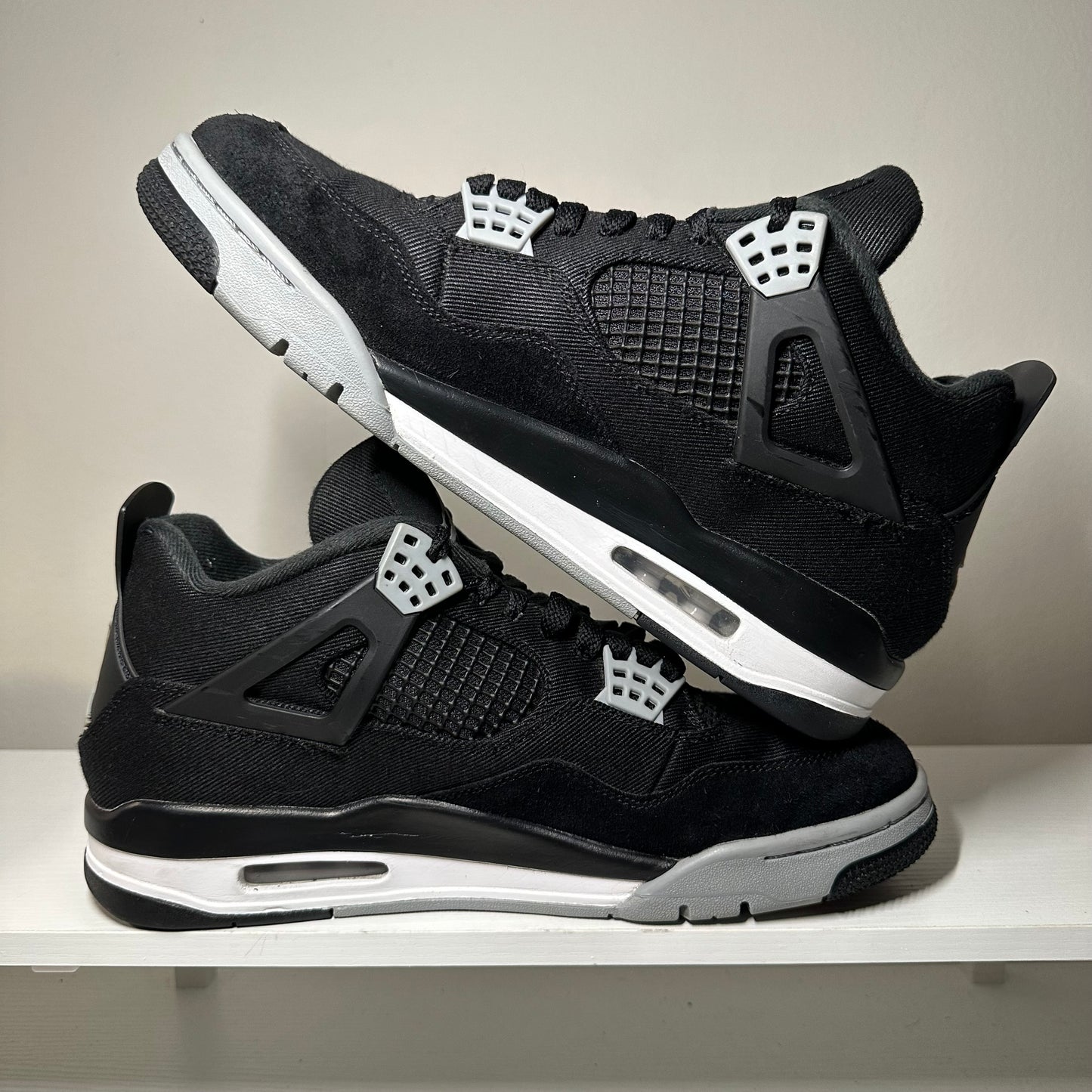 Jordan 4 Retro SE Black Canvas *pre-owned* (SIZE 9.5)