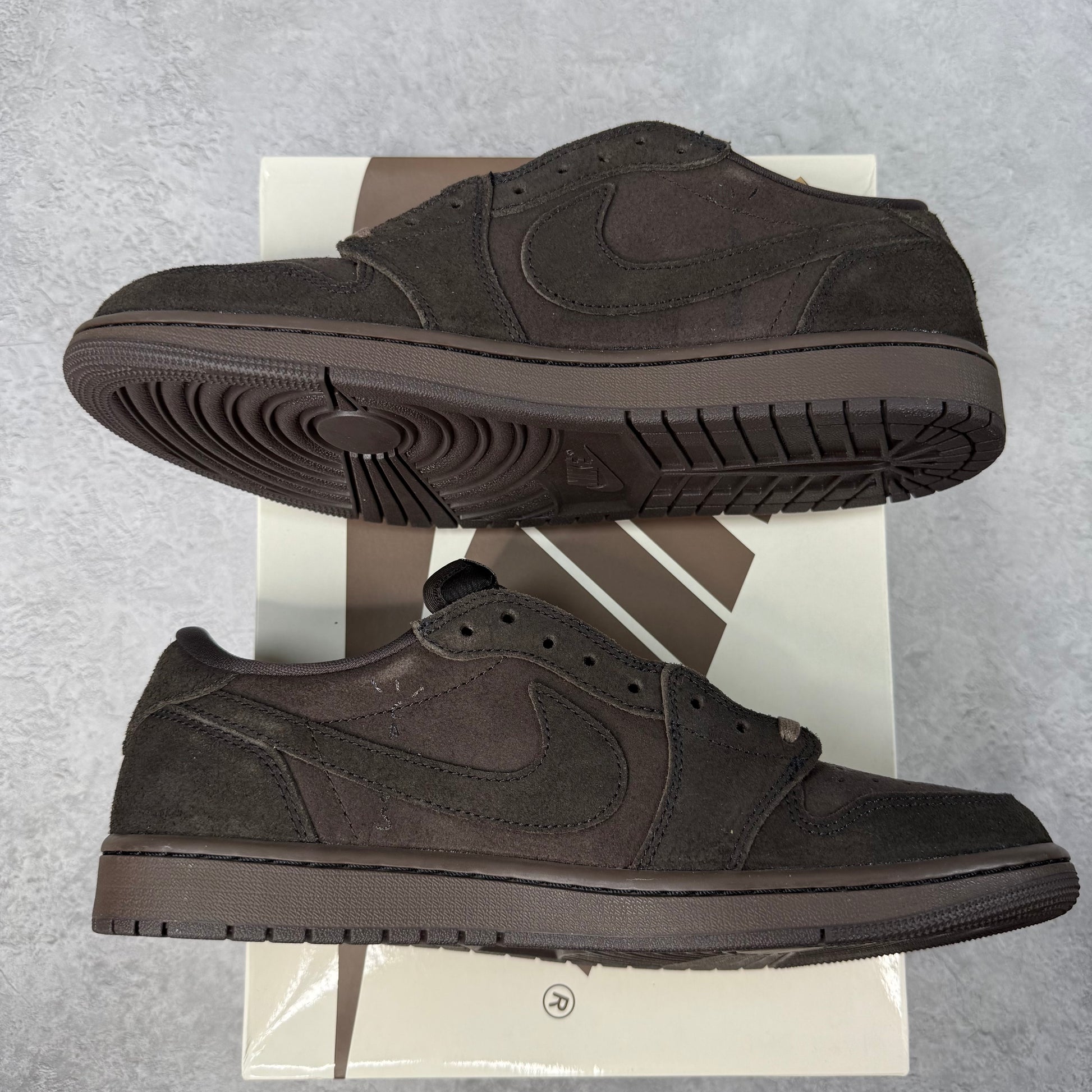 Jordan 1 Retro Low OG SP Travis Scott Velvet Brown
