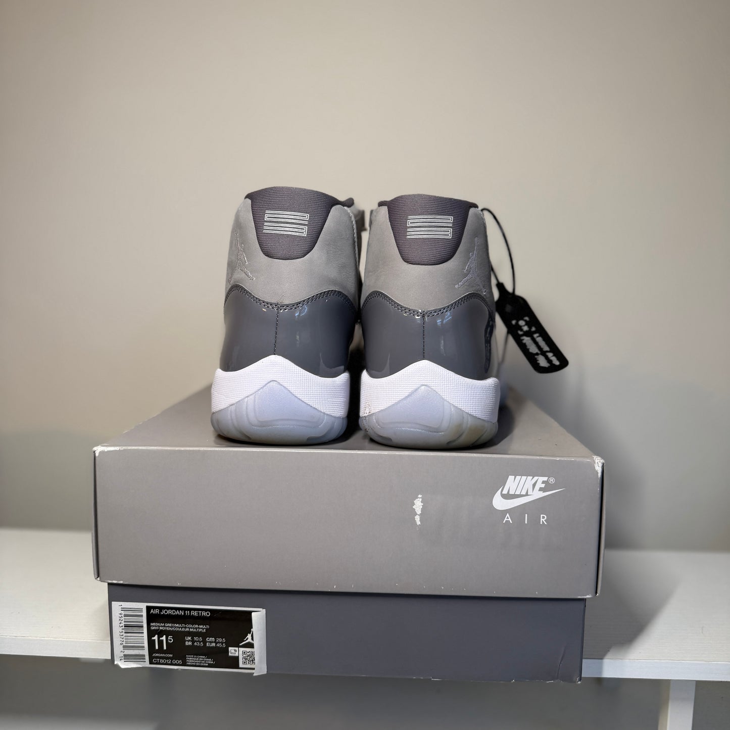 Jordan 11 Retro Cool Grey (2021) *pre-owned* (SIZE 11.5)