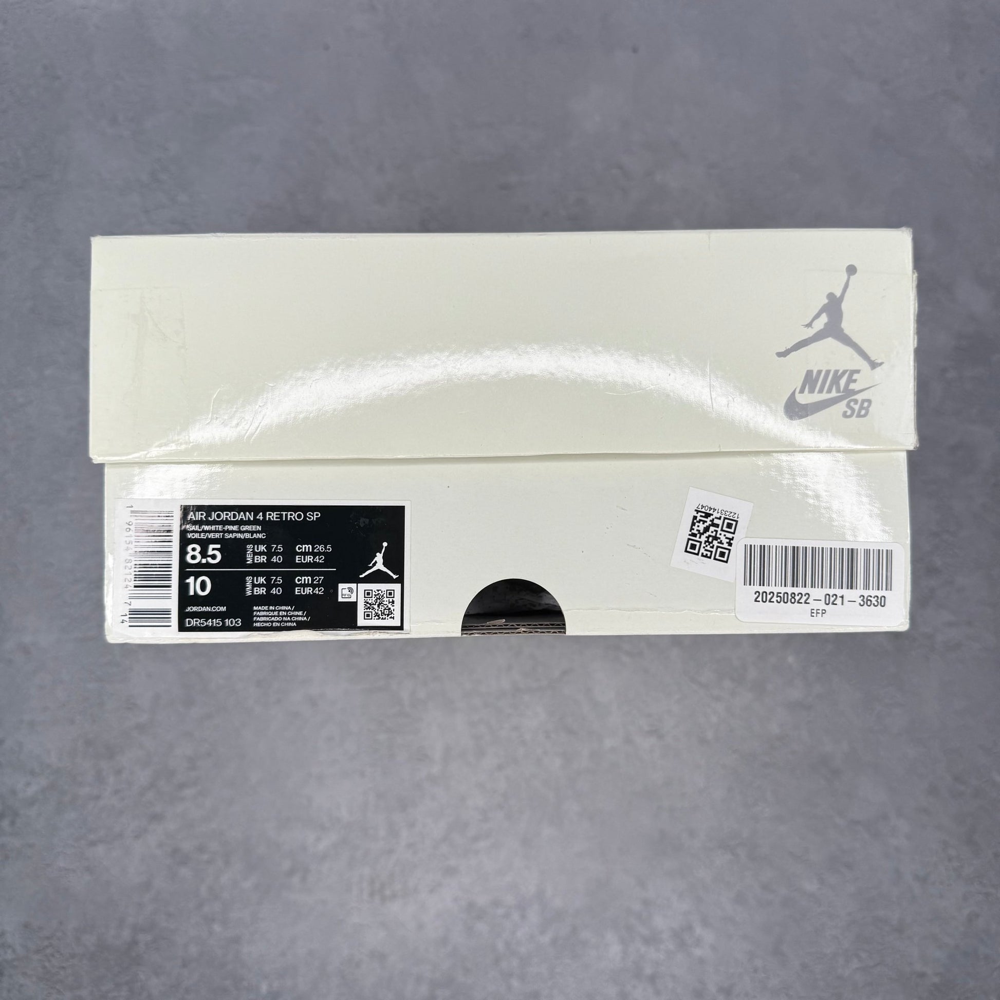 Jordan 4 Retro SB Pine Green *pre - owned* SIZE 8.5 - Kicks Collective PA - Jordan - DR5415-103 - Men's Shoes - 8.5M/10W - Pre - Owned - Original Box (Damaged)