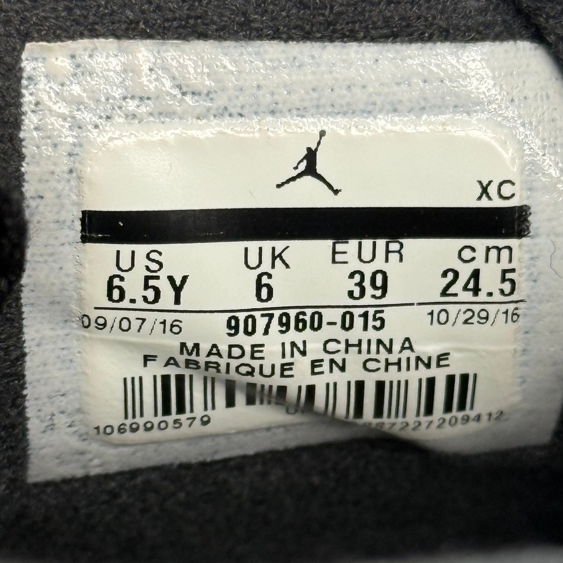 Jordan 6 Retro All - Star Chameleon (2017) (MISMATCH SIZES) *pre - owned* SIZE 6.5Y & 7Y - Kicks Collective PA - Jordan - 907961-015 - Kid's Shoes - 6.5Y - Pre - Owned - No Box