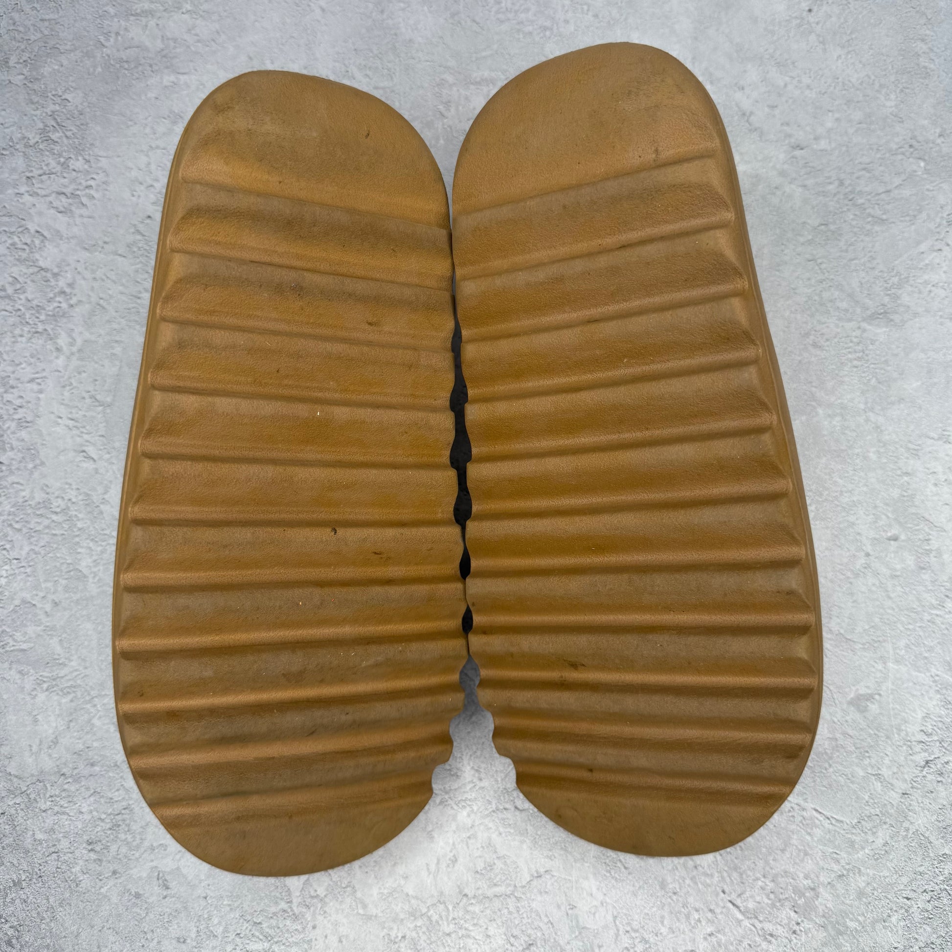 adidas Yeezy Slide Ochre *pre-owned* SIZE 11