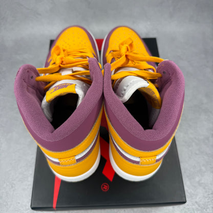 Jordan 1 Retro High OG Brotherhood *pre-owned* SIZE 9