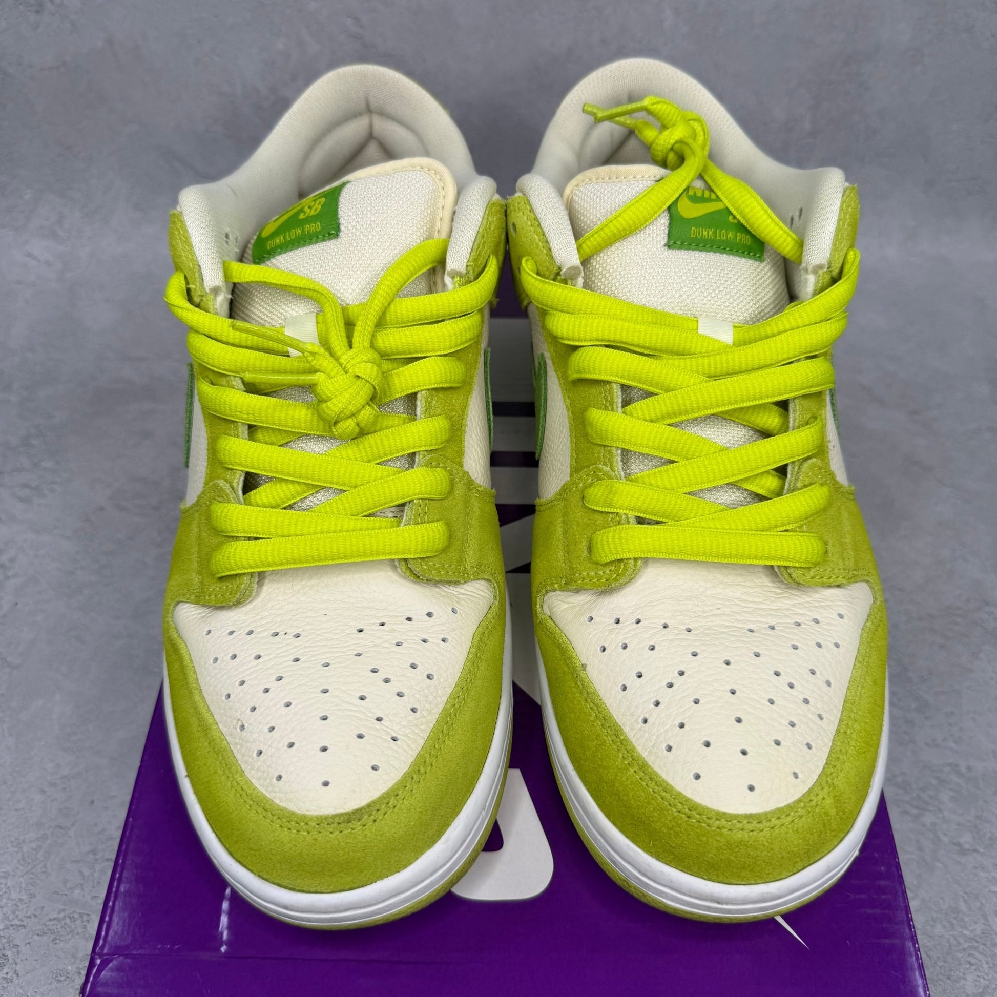 Nike SB Dunk Low Green Apple *pre - owned* SIZE 11.5 - Kicks Collective PA - Nike - DM0807 - 300 - Men's Shoes - 11.5M/13W - Pre - Owned