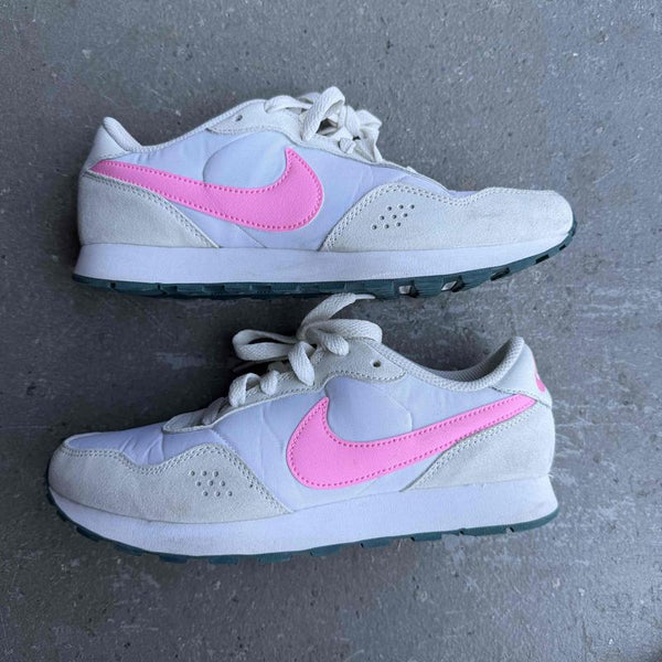 Nike MD Valiant GS White Pink Spell *pre - owned* SIZE 5Y - Kicks Collective PA - Nike - CN8558-111 - Men's Shoes - 5M/6.5W - Pre - Owned - No Box