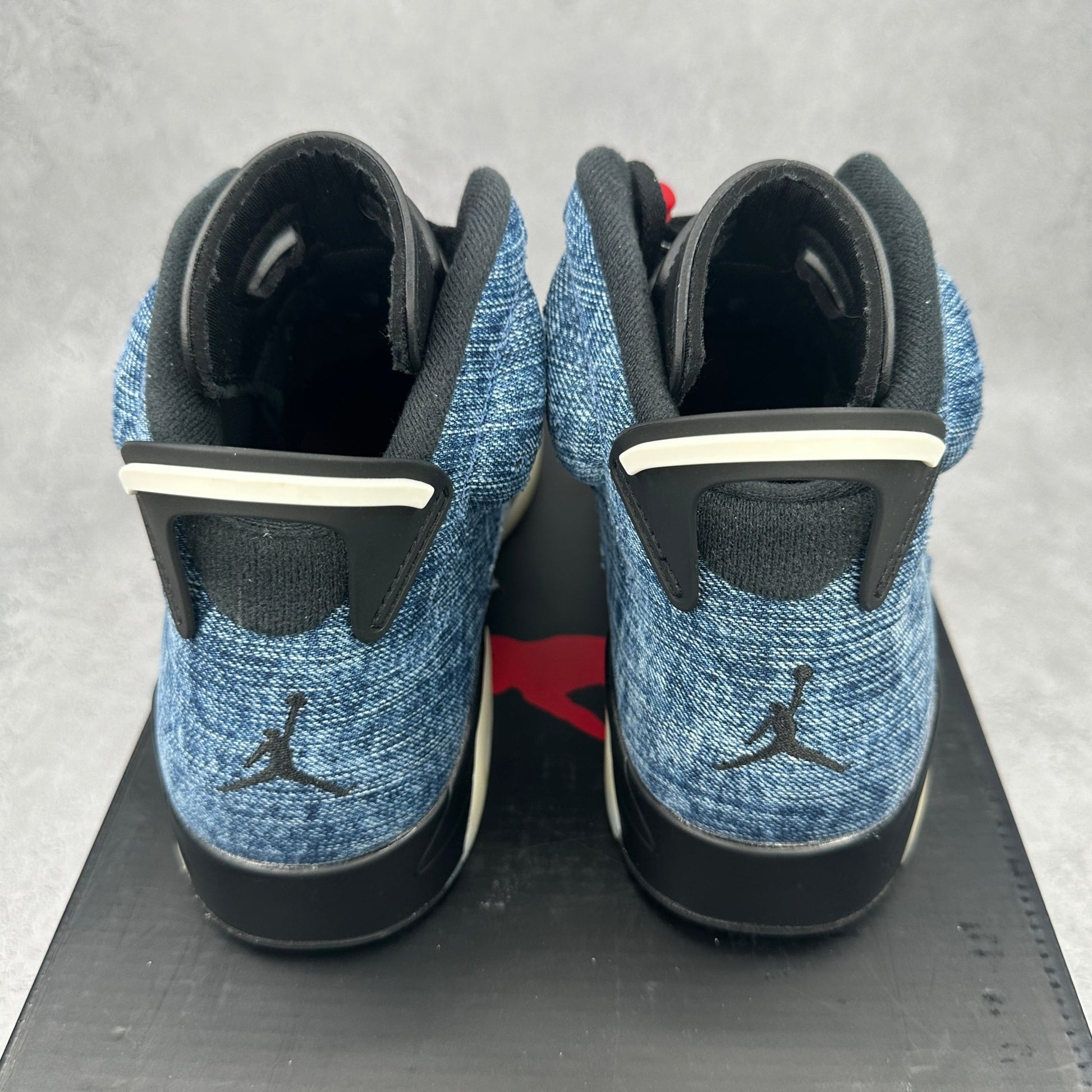 Jordan 6 Retro Washed Denim *pre - owned* SIZE 10 - Kicks Collective PA - Jordan - CT5350 - 401 - Men's Shoes - 10M/11.5W - Pre - Owned