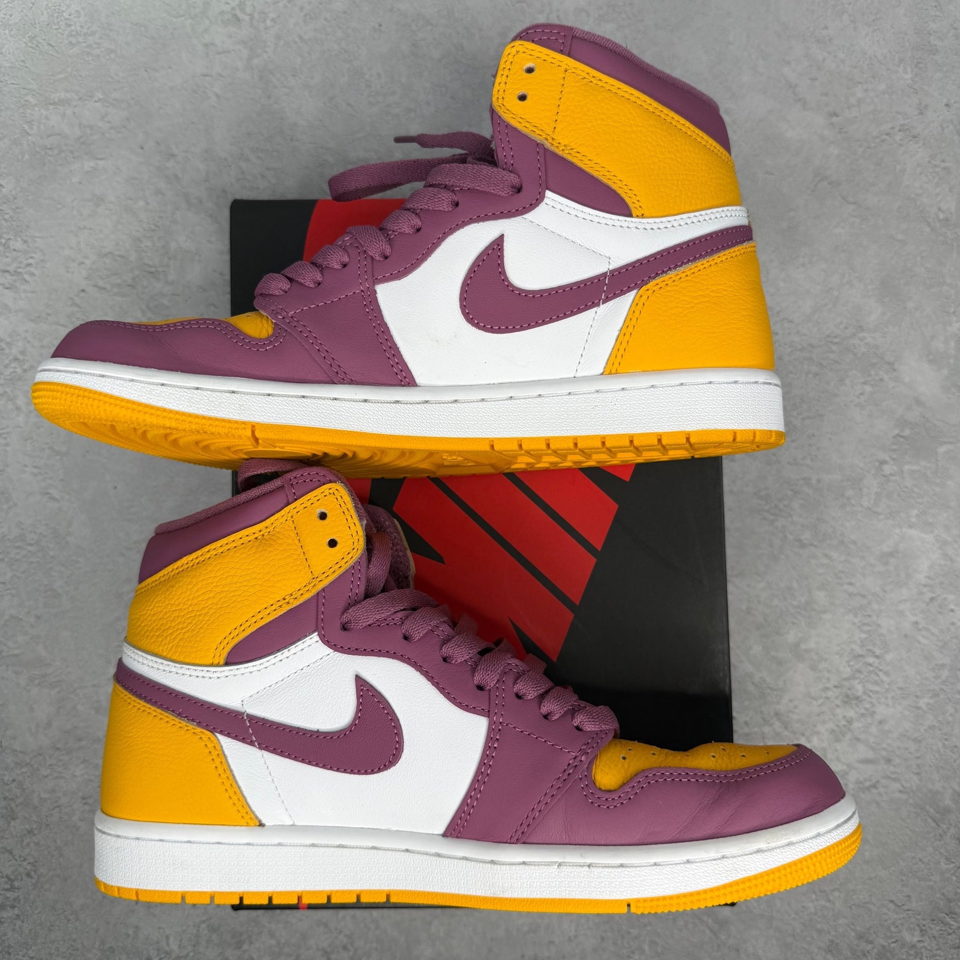 Jordan 1 Retro High OG Brotherhood *pre - owned* SIZE 9.5 - Kicks Collective PA - Jordan - 555088 - 706 - Men's Shoes - 9.5M/11W - Pre - Owned