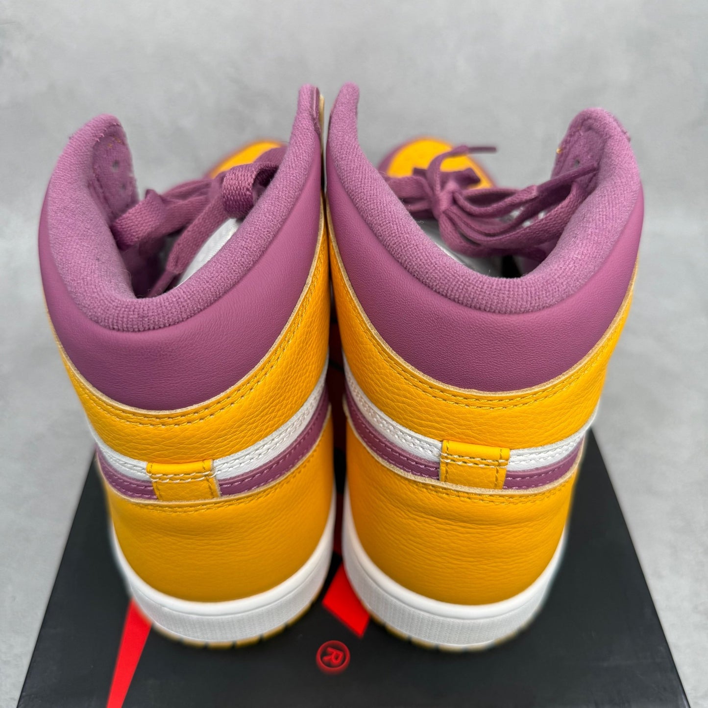 Jordan 1 Retro High OG Brotherhood *pre - owned* SIZE 9.5 - Kicks Collective PA - Jordan - 555088 - 706 - Men's Shoes - 9.5M/11W - Pre - Owned