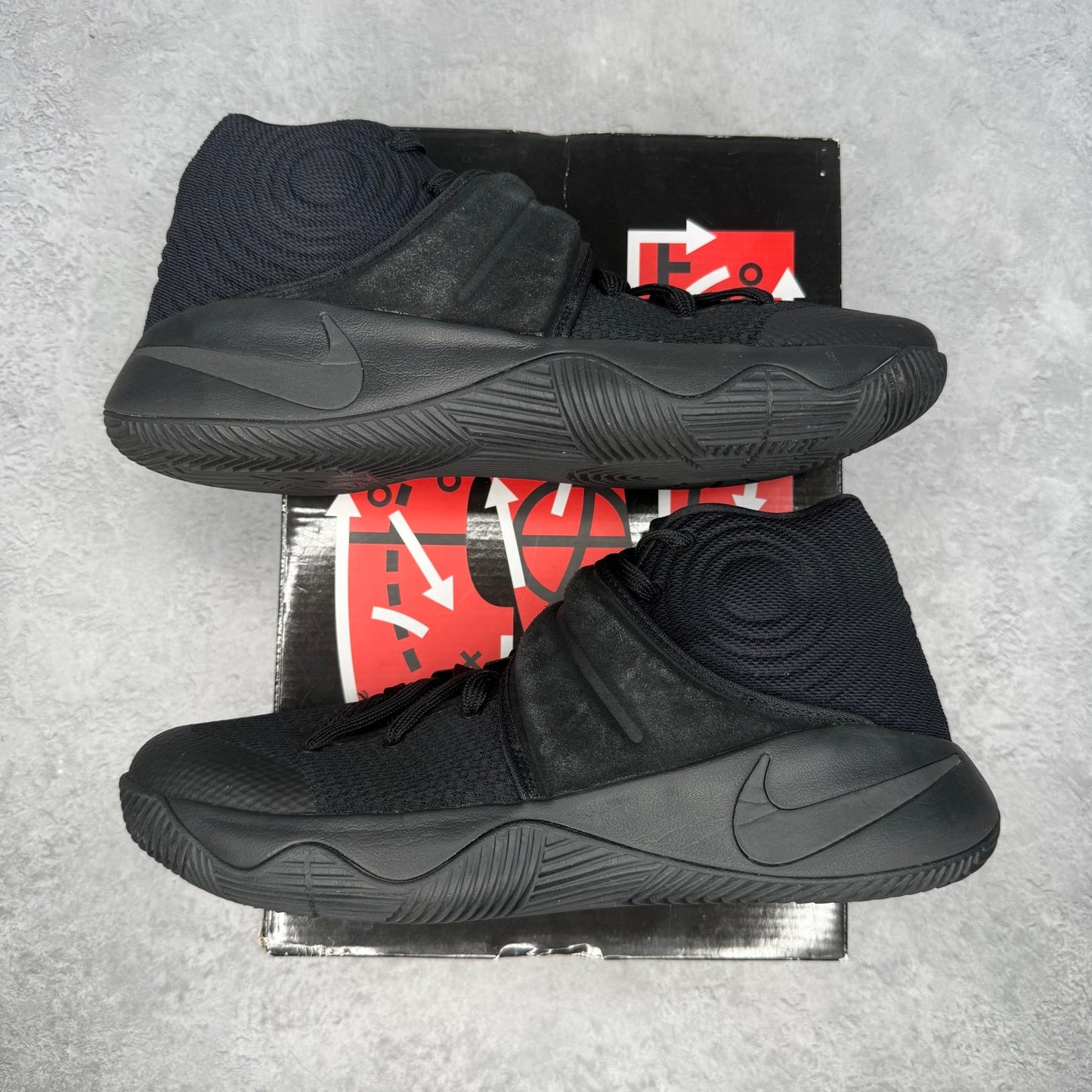 Nike Kyrie 2 Triple Black *pre - owned* SIZE 10.5 - Kicks Collective PA - Nike - 819583-008/820537-008 - Men's Shoes - 10.5M/12W - Pre - Owned