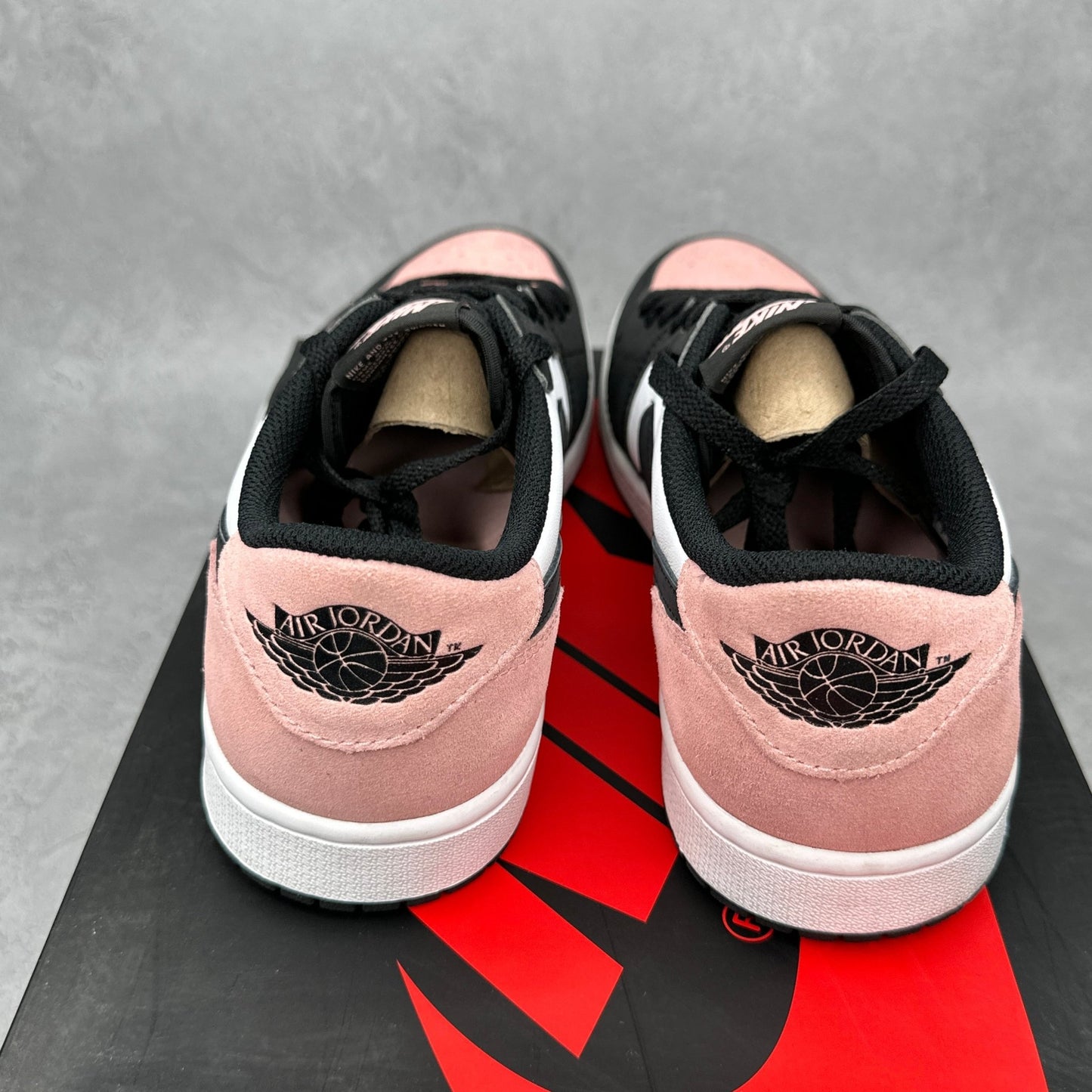 Jordan 1 Low OG Bleached Coral *pre - owned* SIZE 9 - Kicks Collective PA - Jordan - CZ0790-061 - Men's Shoes - 9M/10.5W - Pre - Owned