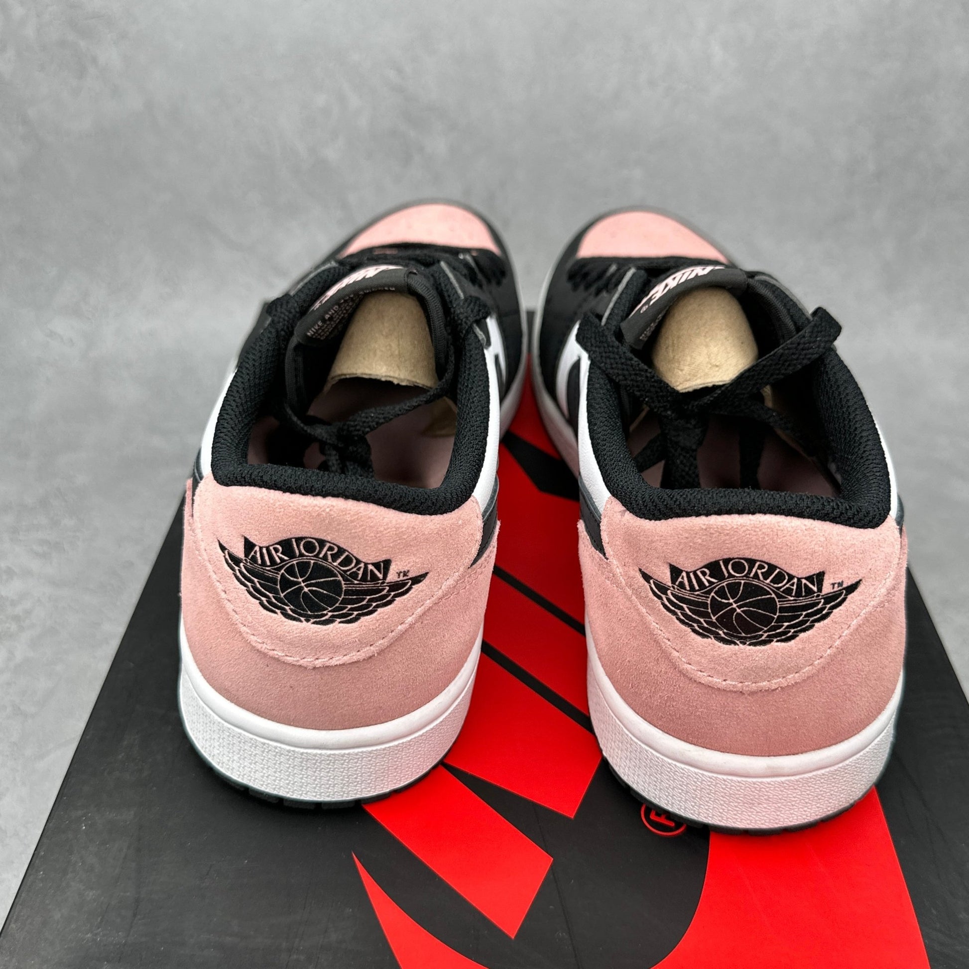 Jordan 1 Low OG Bleached Coral *pre - owned* SIZE 9 - Kicks Collective PA - Jordan - CZ0790-061 - Men's Shoes - 9M/10.5W - Pre - Owned
