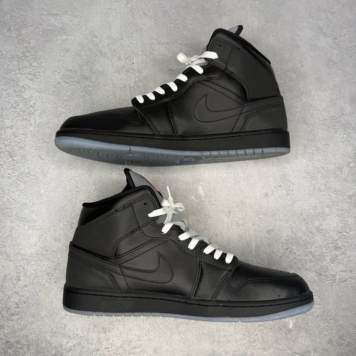 Jordan 1 Mid SE Black Metallic Reimagined *pre-owned* SIZE 13