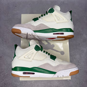 Jordan 4 Retro SB Pine Green *pre-owned* SIZE 10