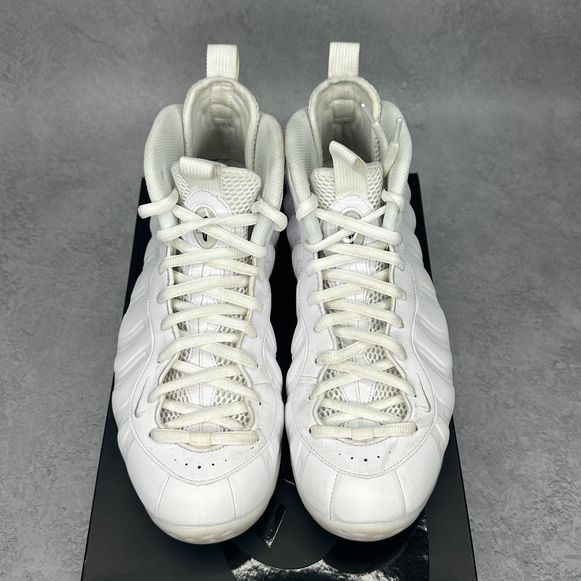 Nike Air Foamposite One Triple White *pre-owned* SIZE 10