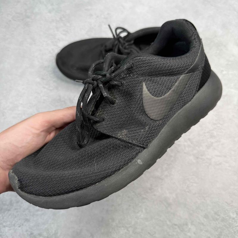 Nike Roshe Run Triple Black (Women's) *pre - owned* SIZE 7.5W - Kicks Collective PA - Nike - 511882 - 096 - Women's Shoes - 6M/7.5W - Pre - Owned - No Box