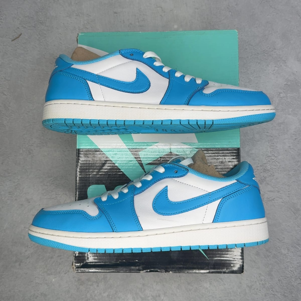 Jordan 1 Low SB UNC 10 (Pre-Owned) - Kicks Collective PA - Jordan - CJ7891-401-10-PO-1 - Pre-Owned Sneakers - 10M / 11.5W