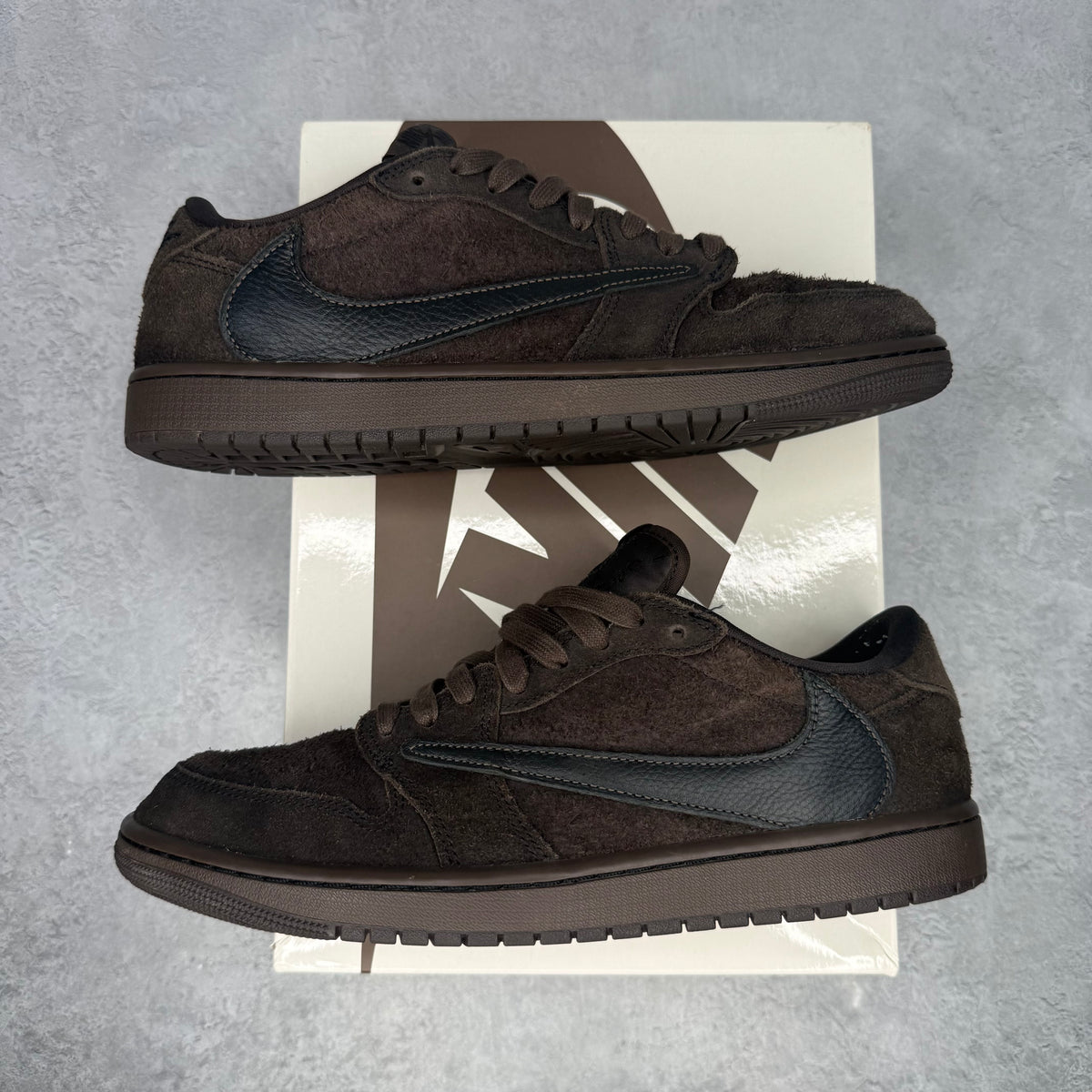 Jordan 1 Retro Low OG SP Travis Scott Velvet Brown *pre-owned* SIZE 10.5