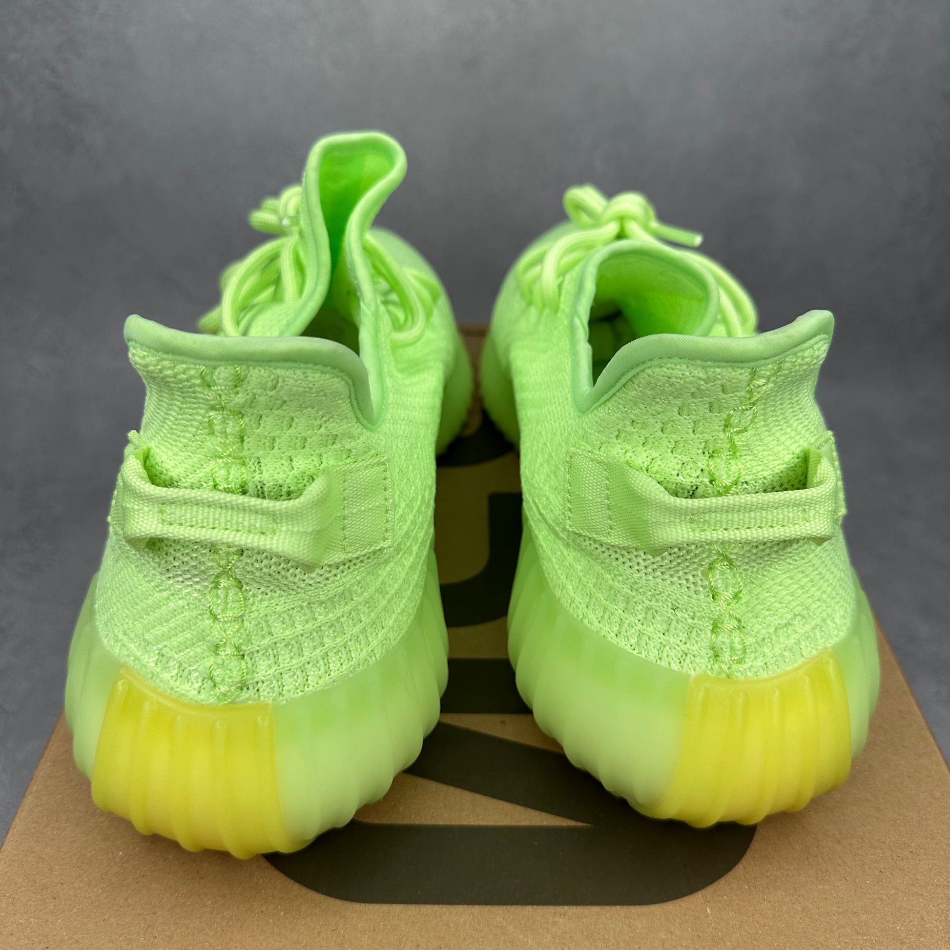 adidas Yeezy Boost 350 V2 Glow VNDS *pre-owned* SIZE 12