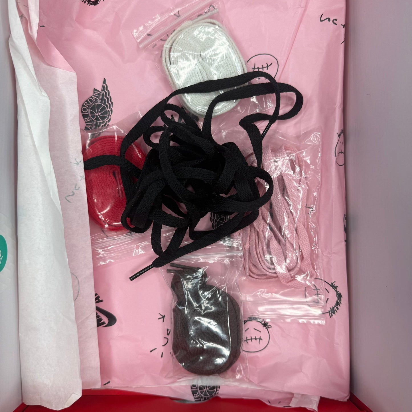 Jordan 1 Retro High OG SP Travis Scott Mocha *pre - owned* SIZE 10 - Kicks Collective PA - Jordan - CD4487-100 - Men's Shoes - 10M/11.5W - Pre - Owned