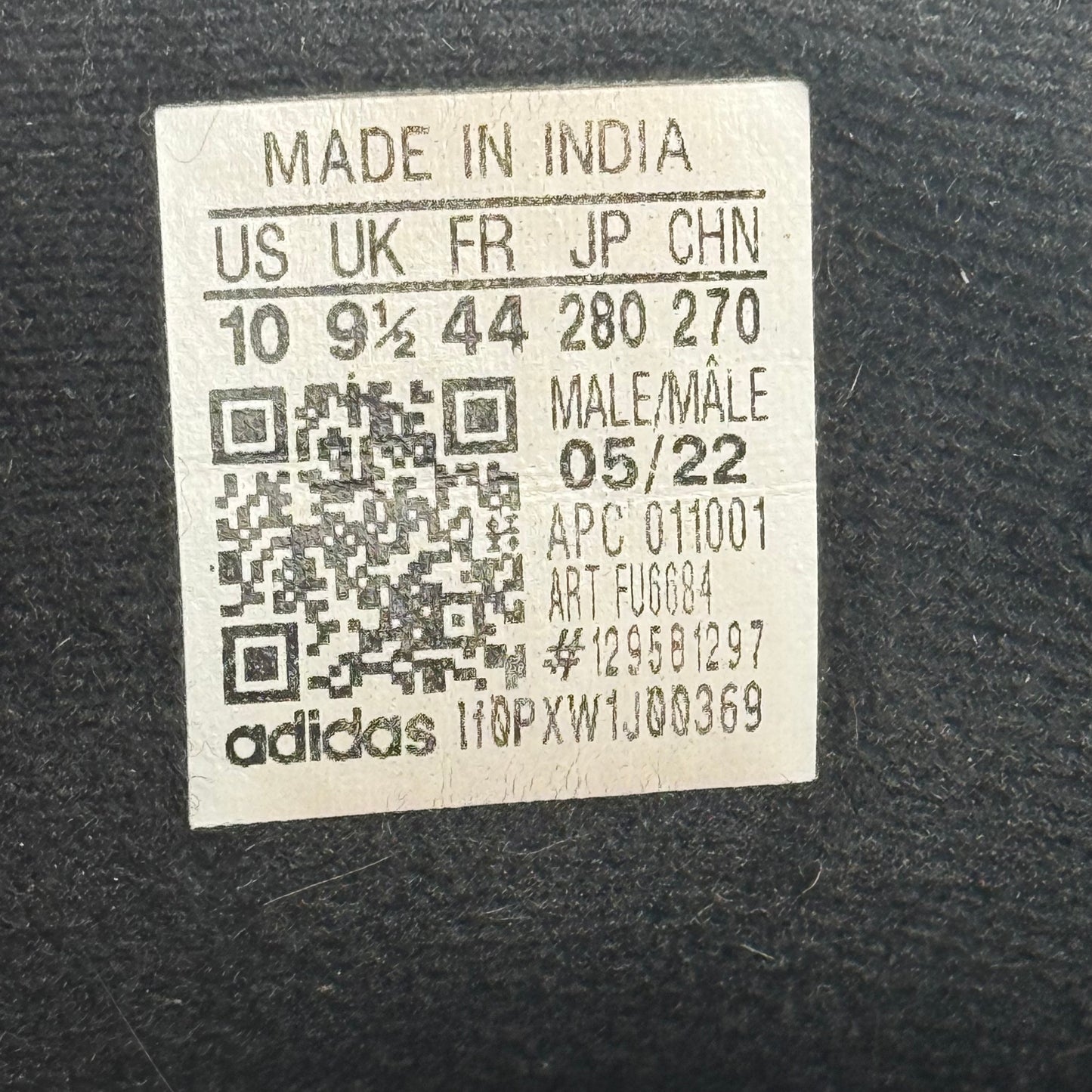 adidas Yeezy Boost 700 V2 Vanta *pre-owned* SIZE 10