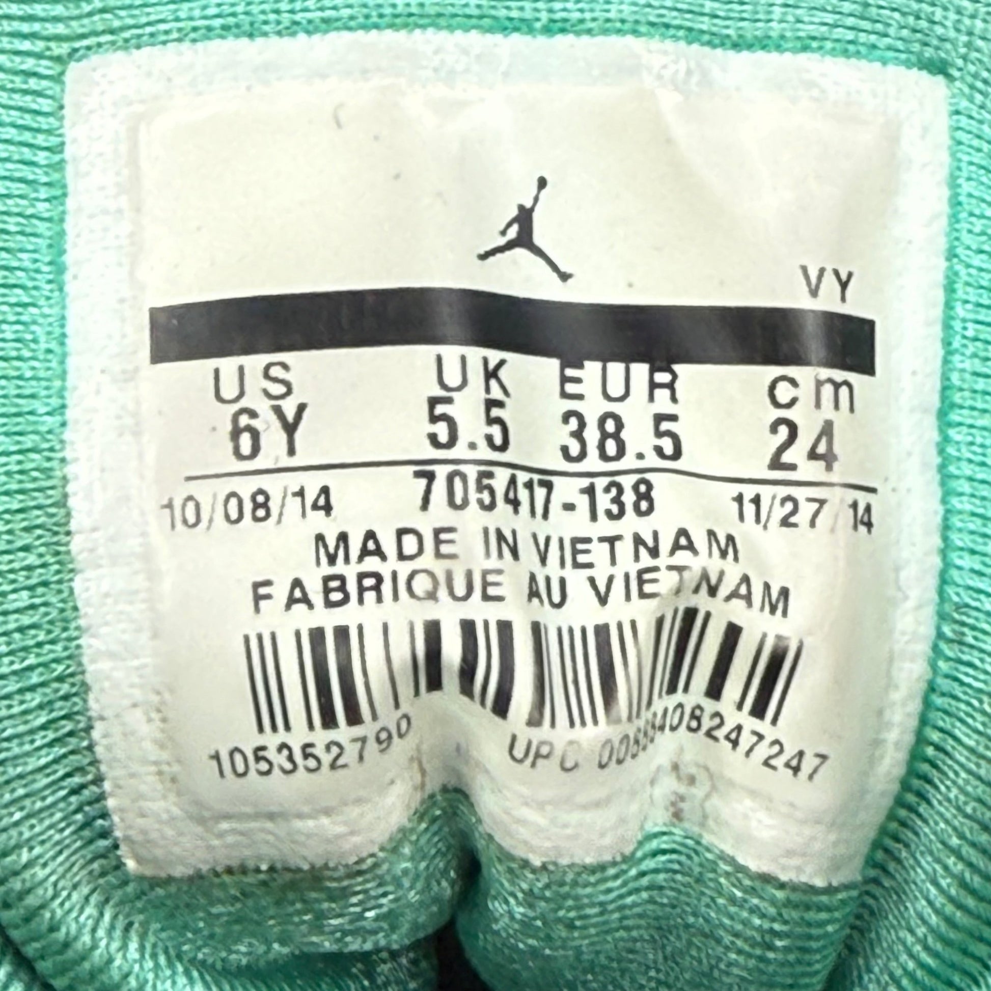 Jordan 7 Retro Verde (GS) *pre - owned* SIZE 6Y - Kicks Collective PA - Jordan - 705417-138 - Kid's Shoes - 6Y - Pre - Owned - No Box