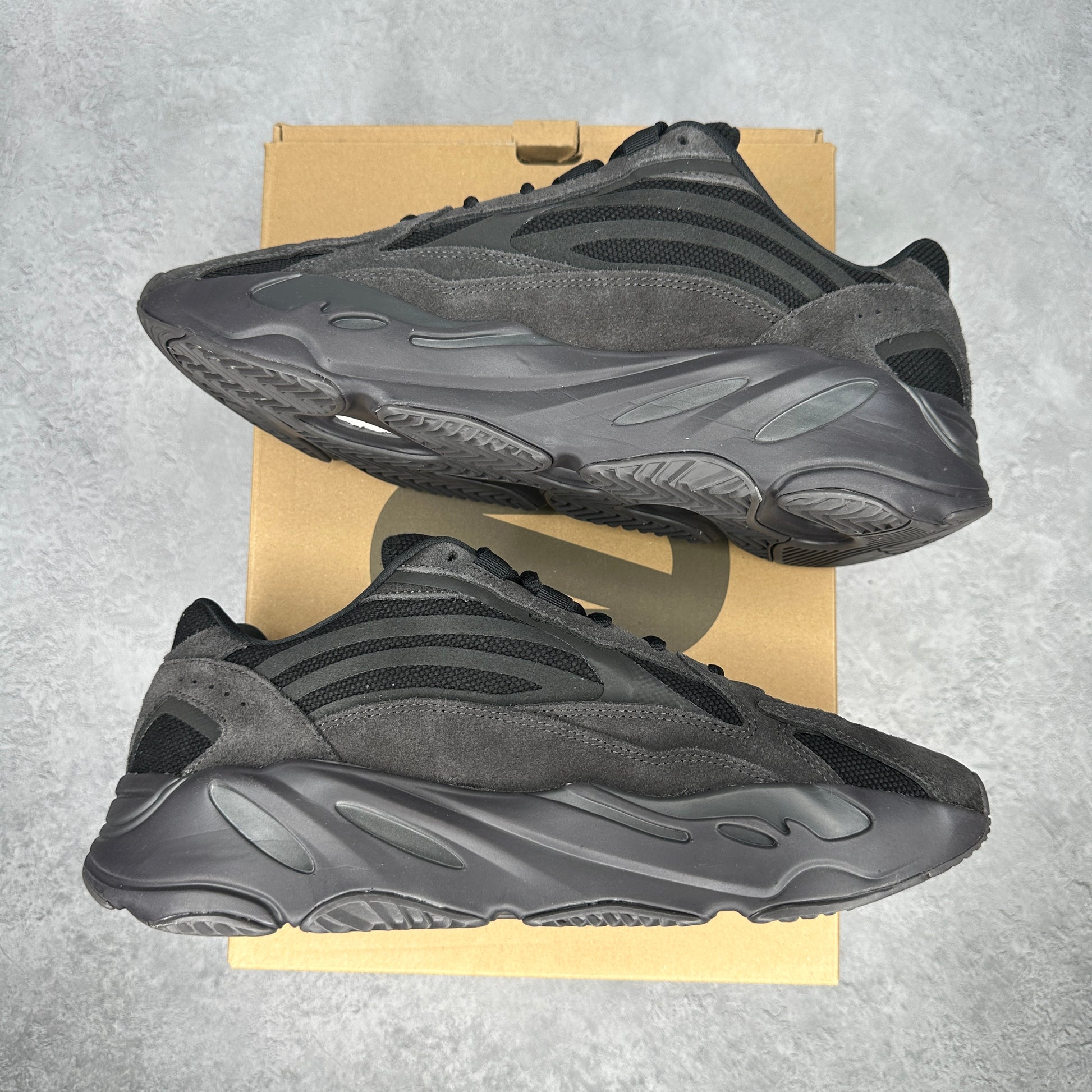 adidas Yeezy Boost 700 V2 Vanta