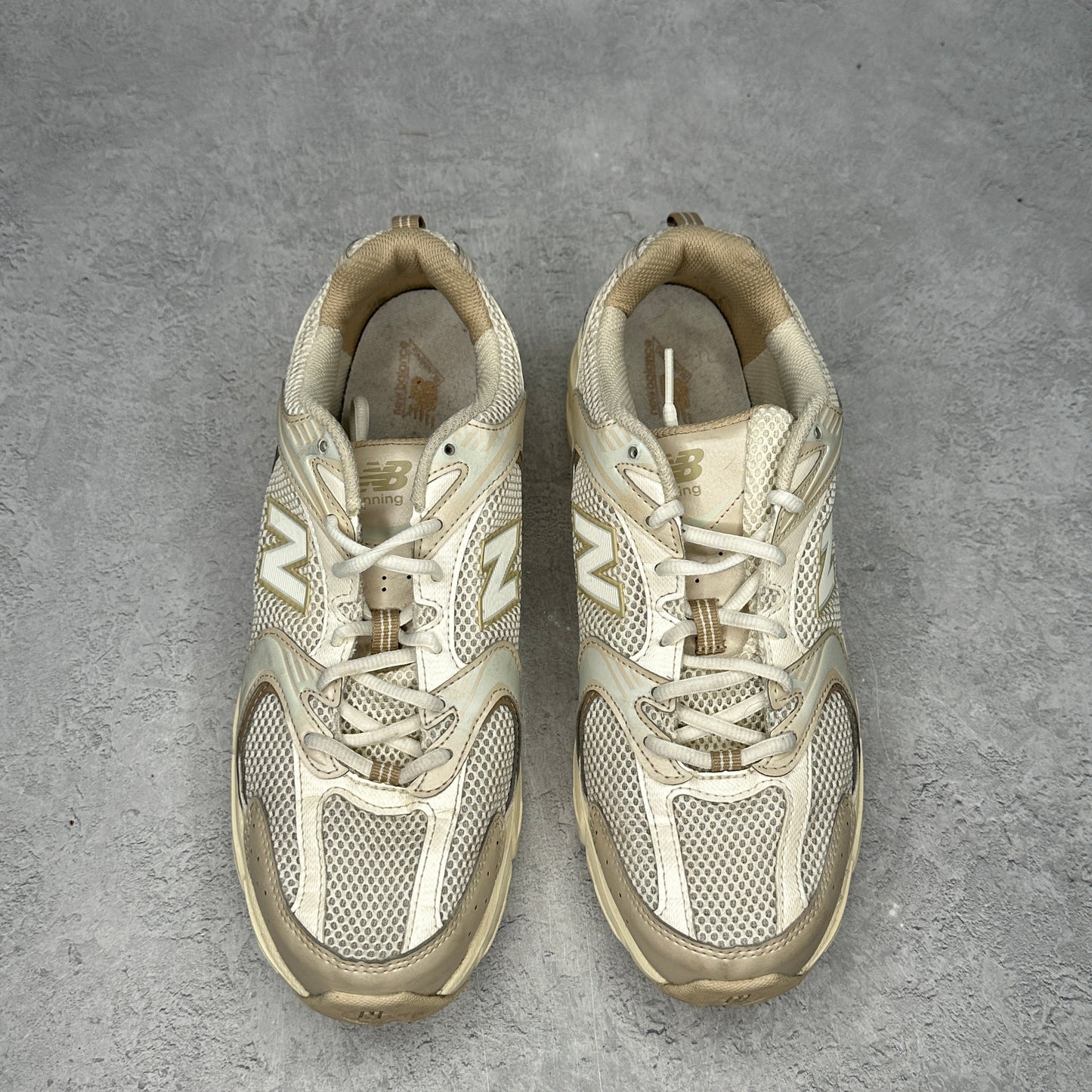 New Balance 530 Beige Angora *pre-owned* SIZE 10.5