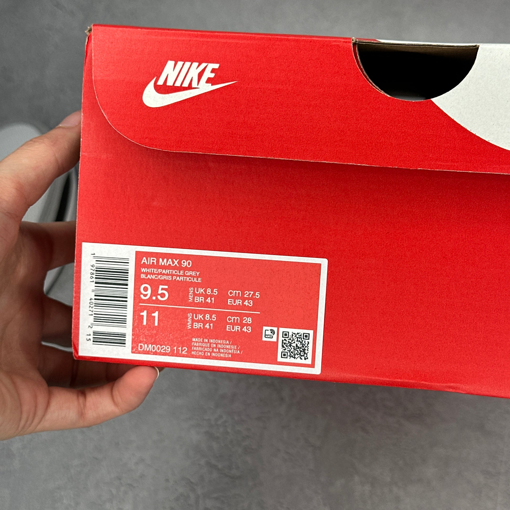Nike Air Max 90 Hyper Royal VNDS *pre-owned* SIZE 9.5