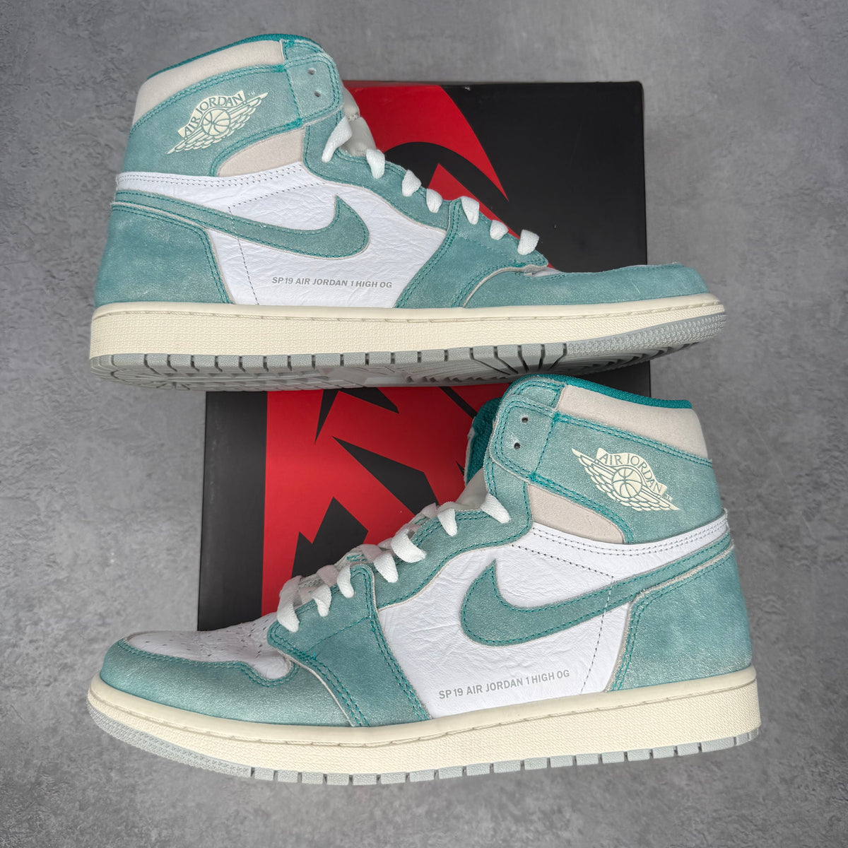 Jordan 1 Retro High Turbo Green *pre-owned* SIZE 11